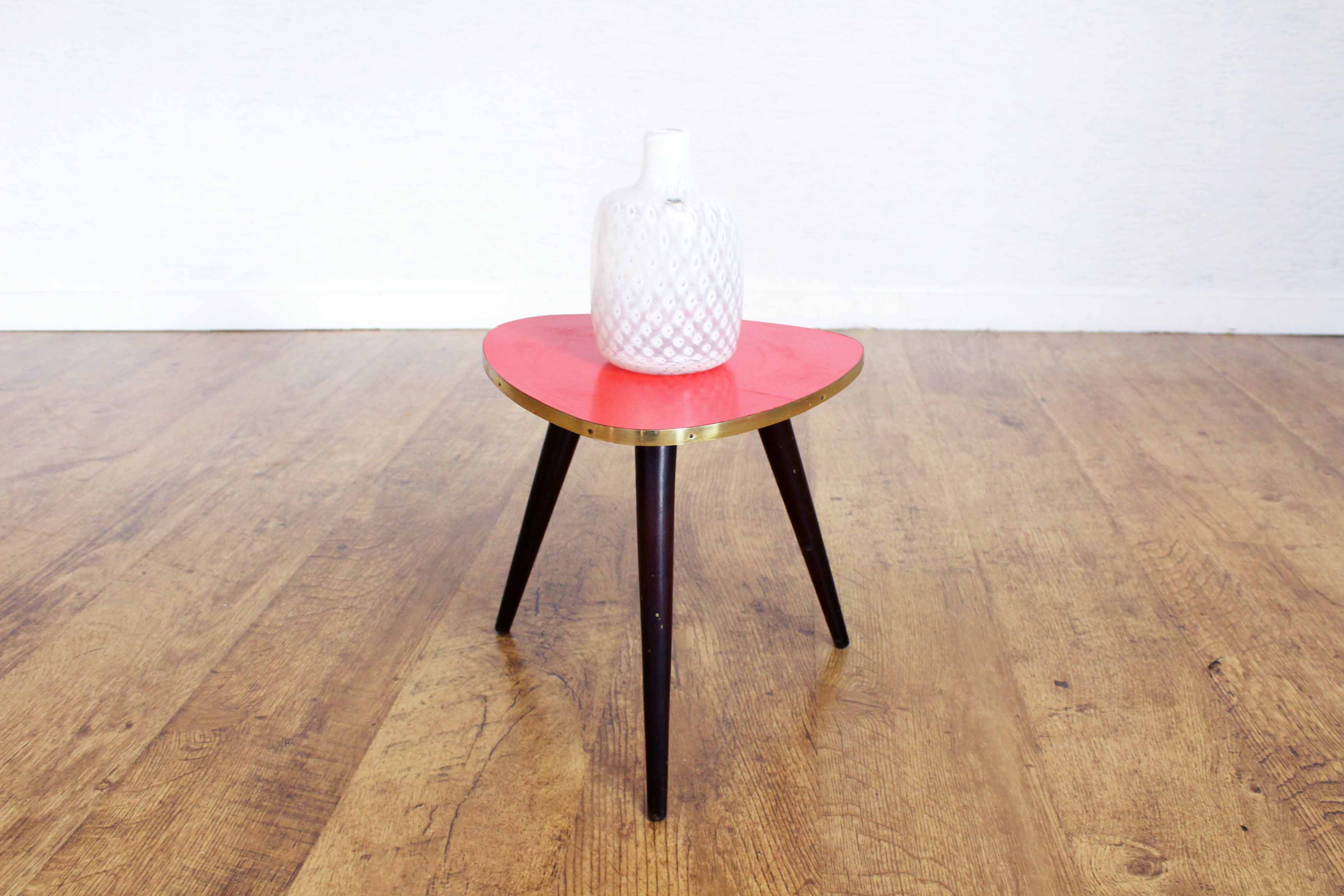 Tripod plants holder