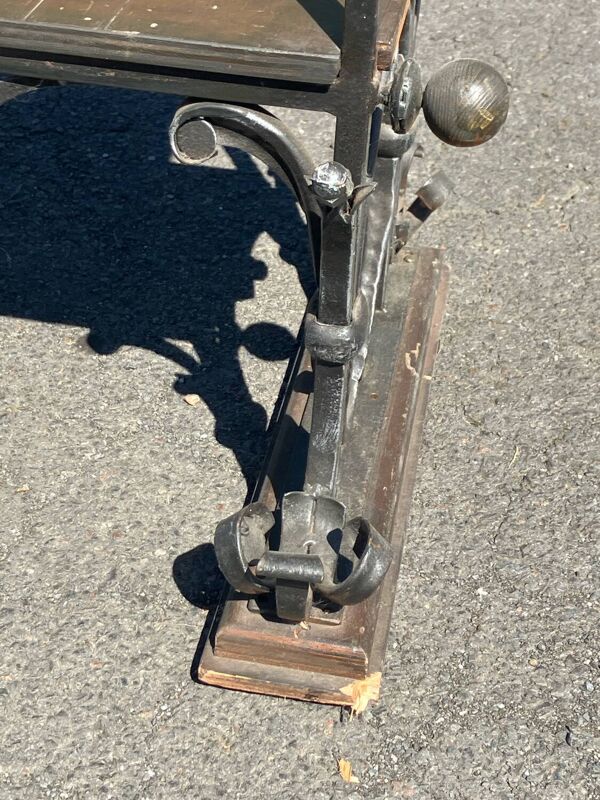 Pupitre, comptoir de restaurant ou magasin en bois et fer forgé