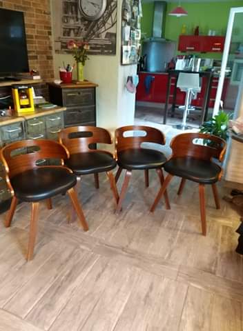 Lot of 4 chairs