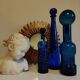 Bouteille en verre bleue