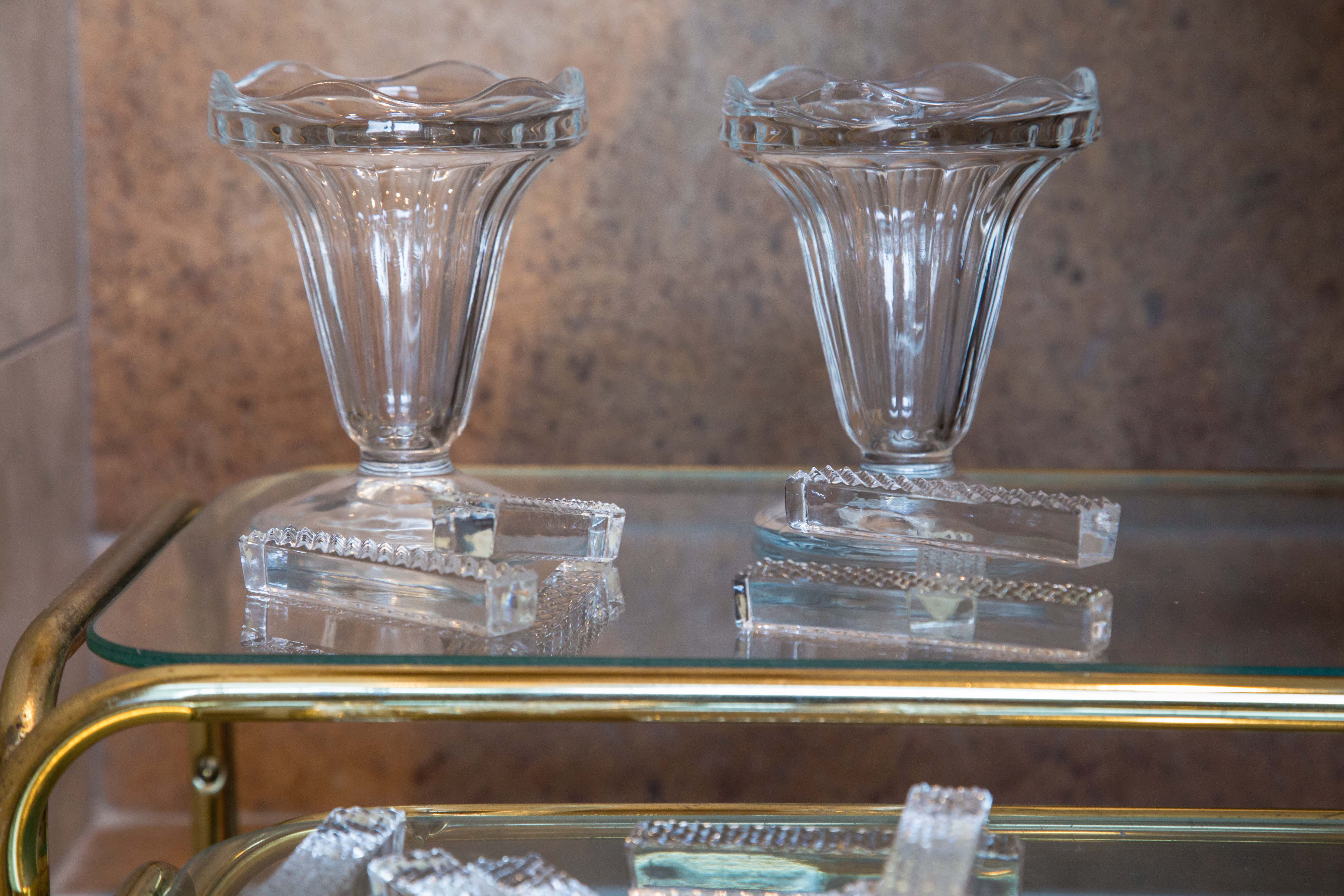 Crystal knife holder