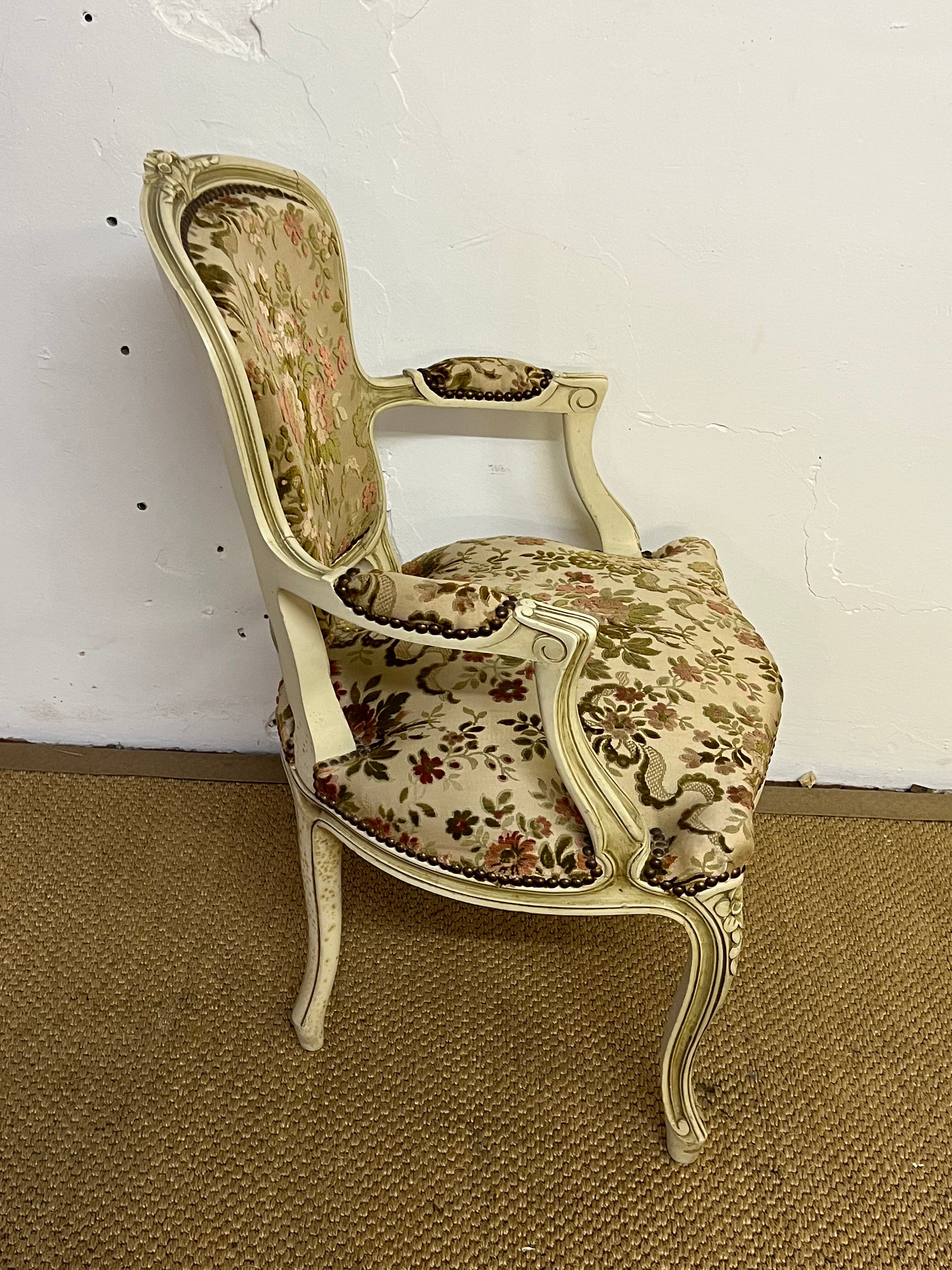 Cabriolet armchair