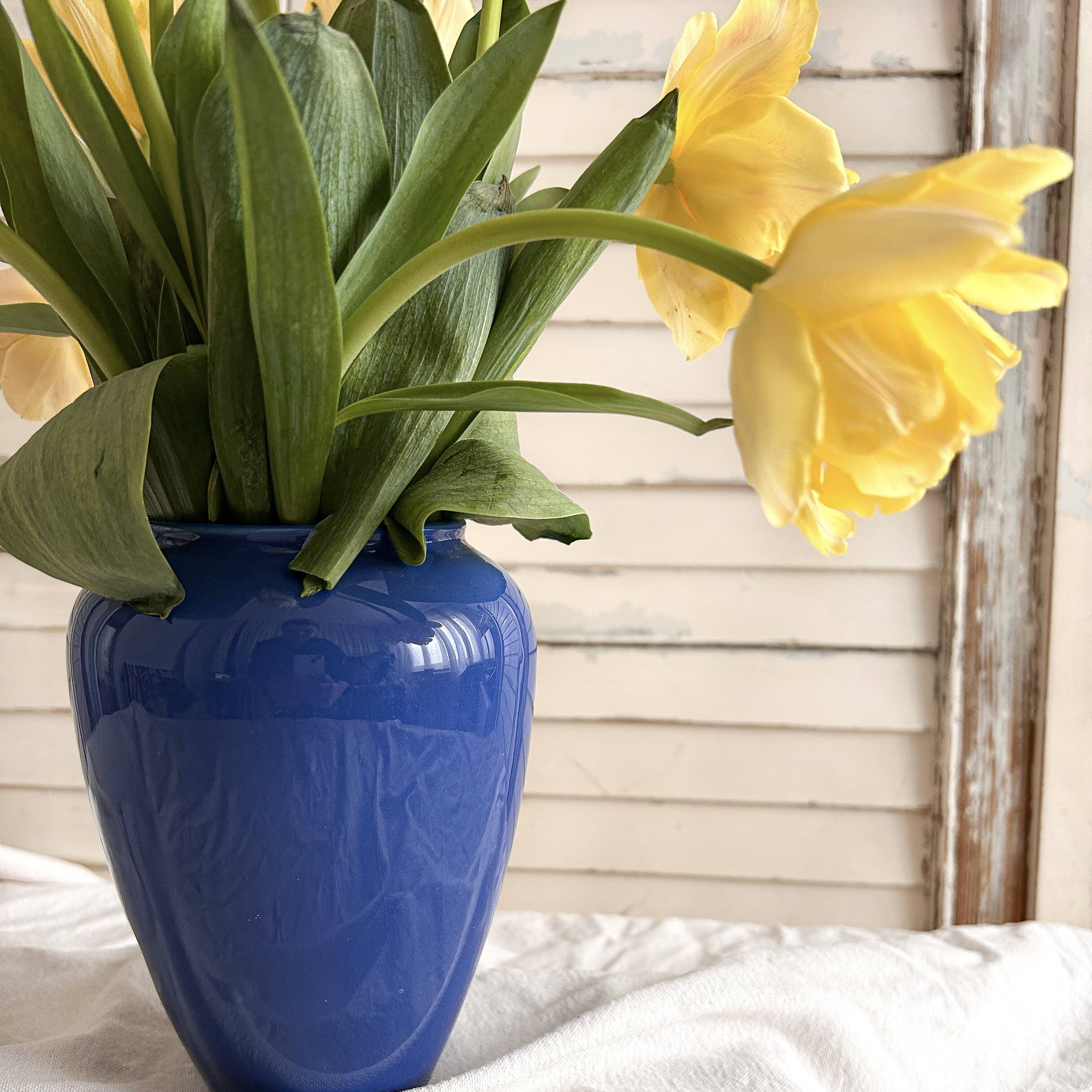 Lot grès et céramique – 2 vases vintage & 4 assiettes en grès spiralé
