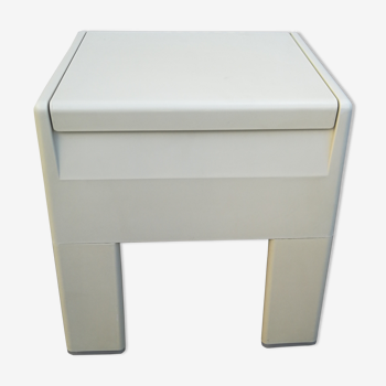 Gedy G-box stool by Olaf van Bohr