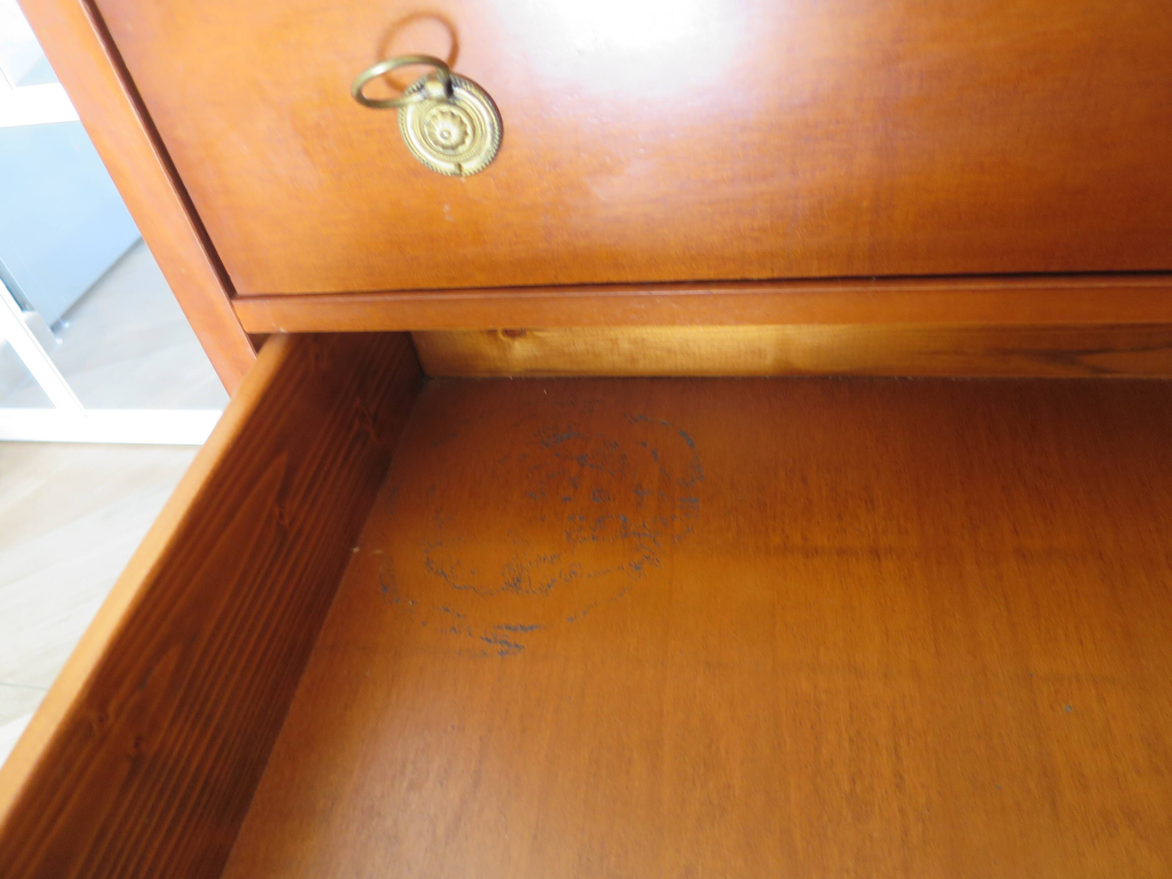 Louis Philippe style chest of drawers in cherry wood