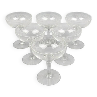 Suite de 6 coupes à champagne en cristal gravé, lot n°1