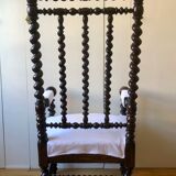 Fauteuil à haut dossier de style Louis XIII