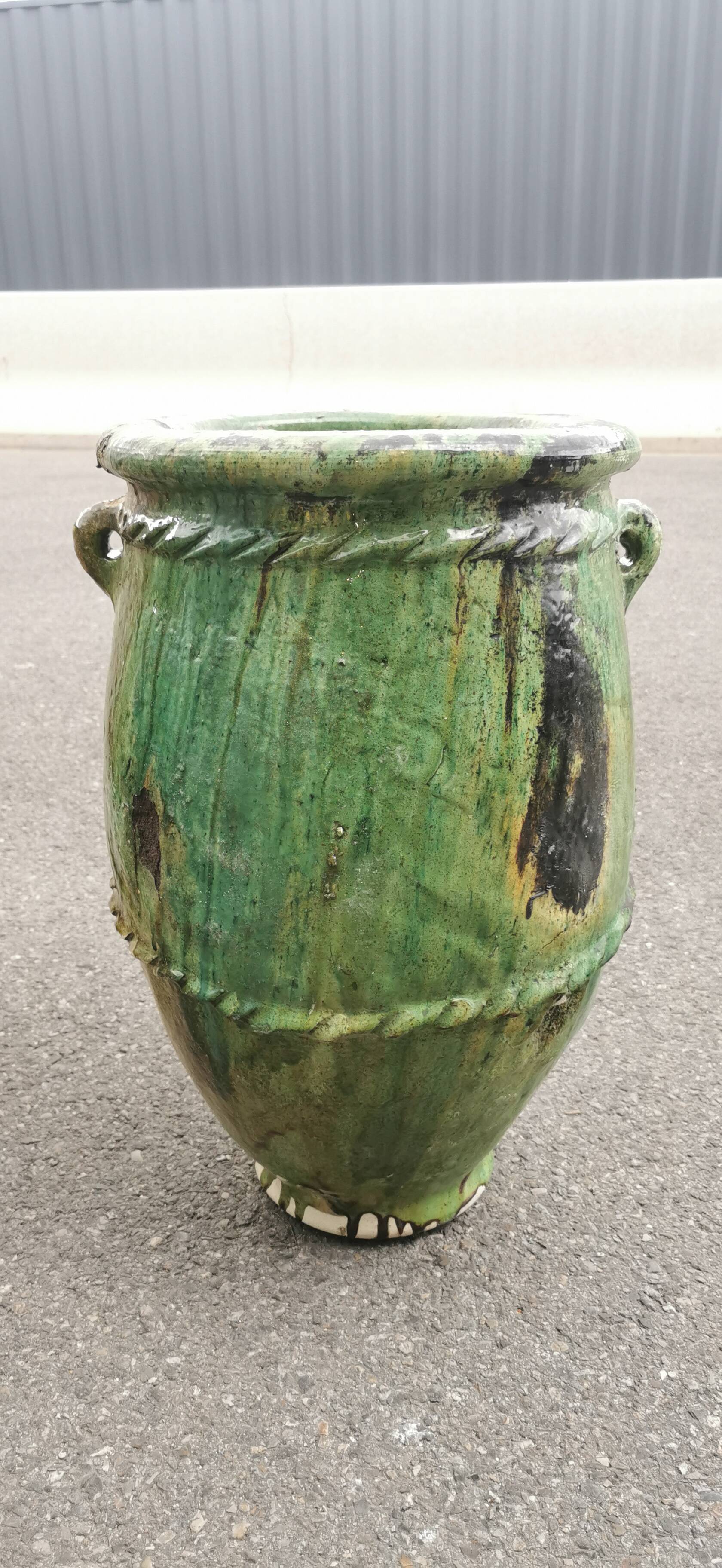 Tamgrout terracotta jar
