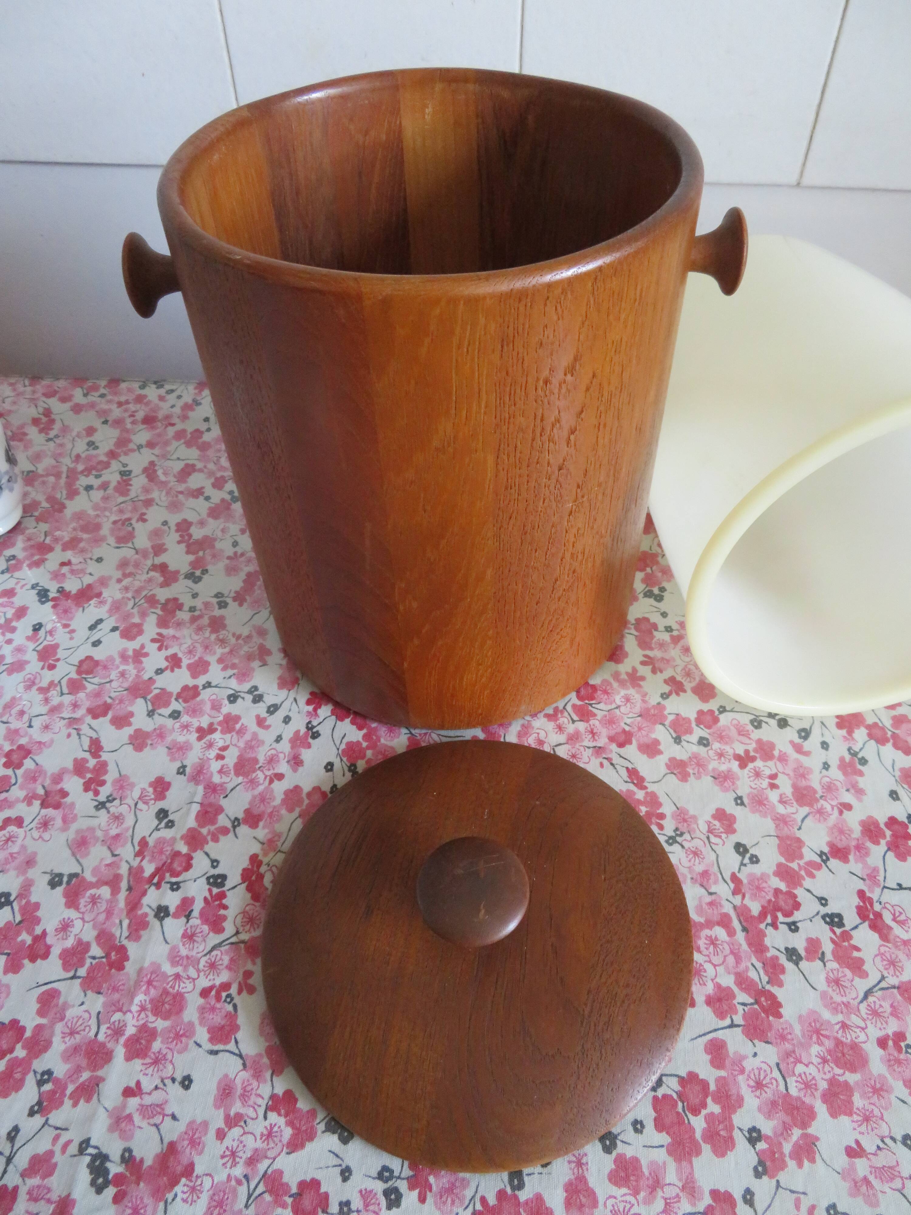 Teak ice bucket, Scandinavian style year 70