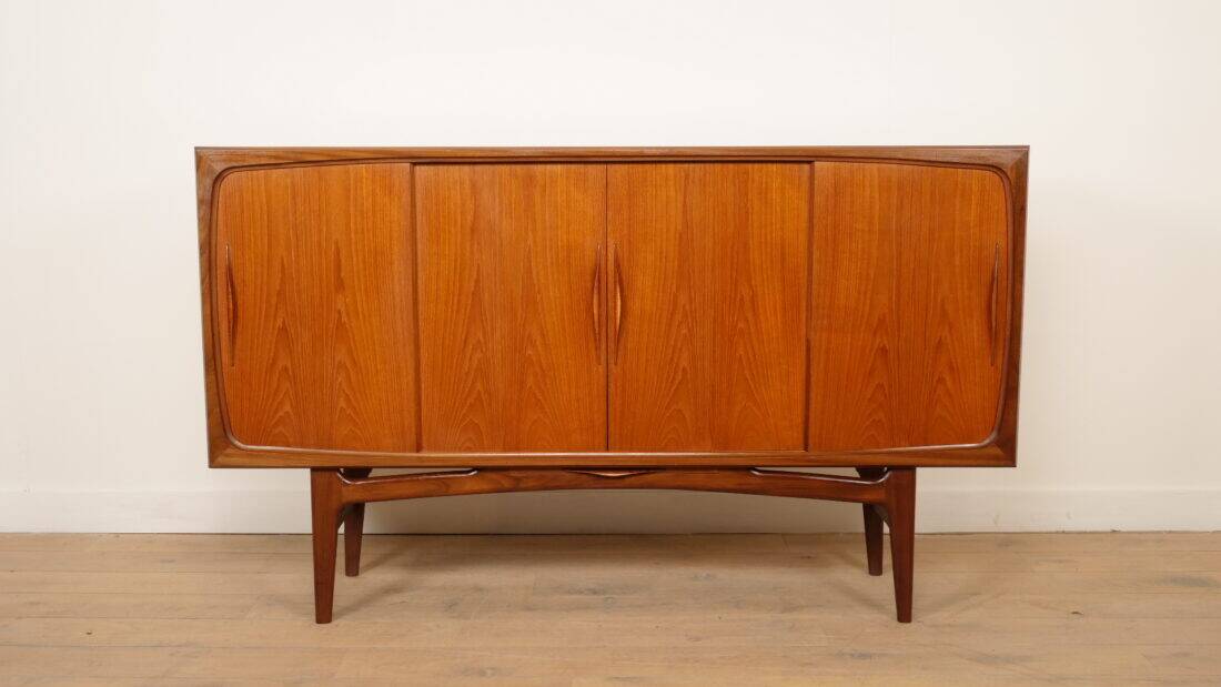 Vintage highboard | Johannes Andersen | Danish design | Teak