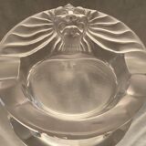 Cup decorated with lion's head signed Lalique