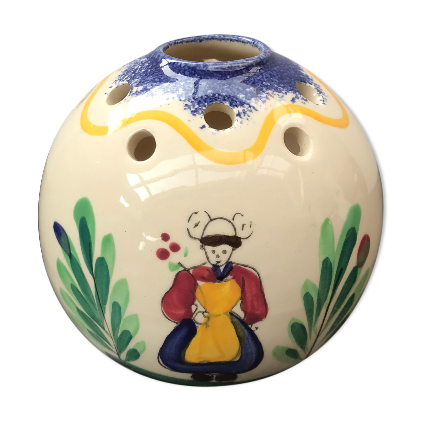 Ancient vase Quimper