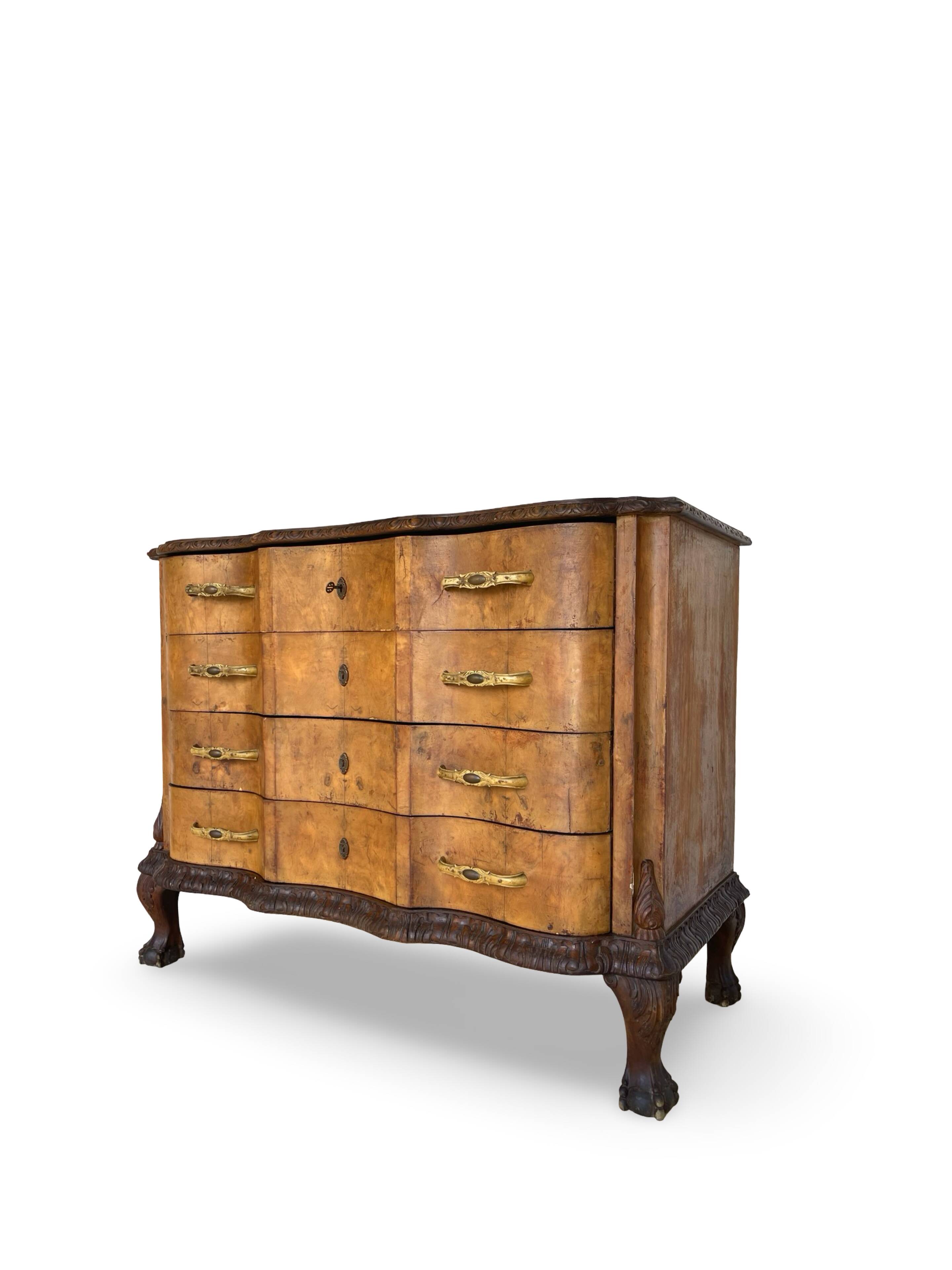 Commode italienne des années 1920.