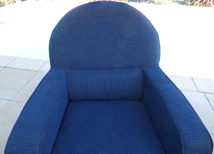 Club armchair upholstered in blue fabrics –Excellent condition-