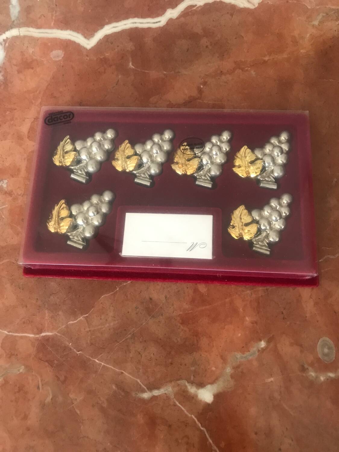 Série de 6 portes prénom grappes de raisins création dacor
