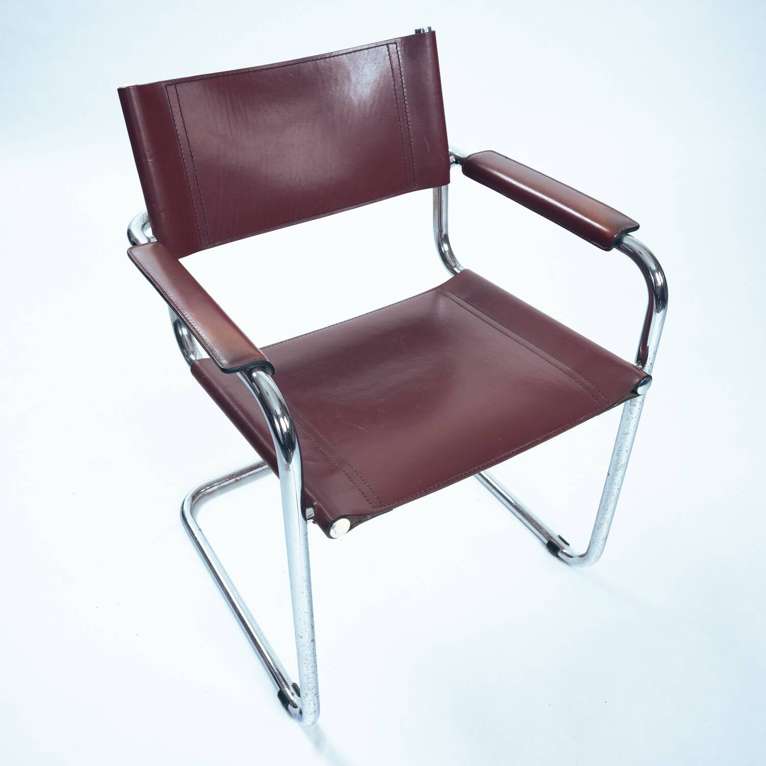 Chaises Bauhaus S34 Mart Stam Marcel en cuir bordeaux, Fasem, années 1980