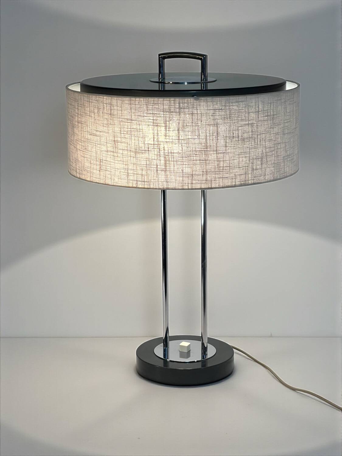 Arlus President model desk or table lamp