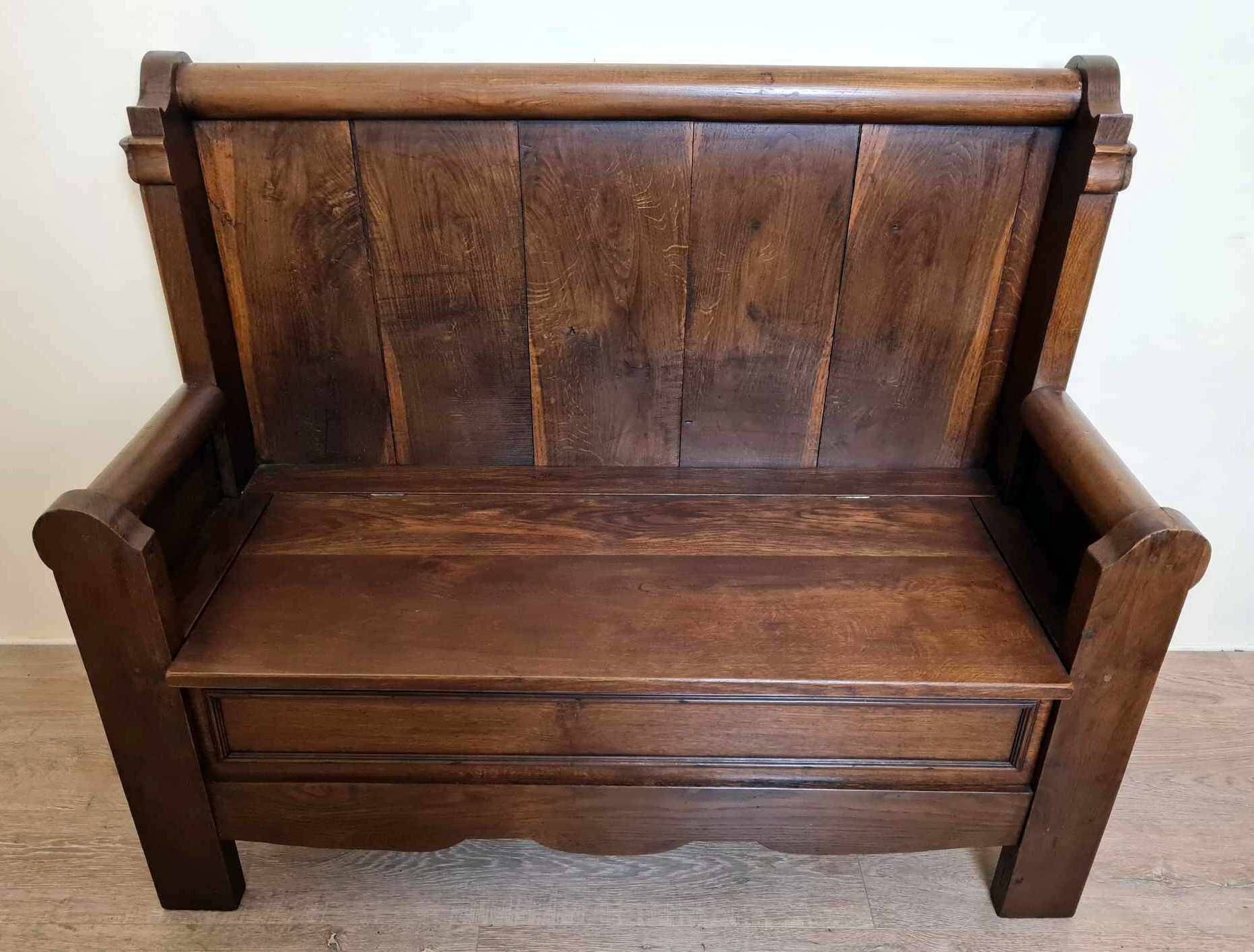 solid wood chest bench: work of popular art made from a bed