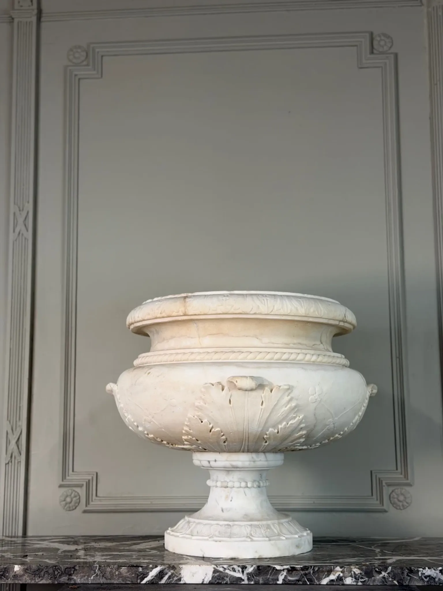 Neoclassical basin in white Carrara marble, Italy, late 18th to early 19th century.