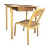 Small schoolboy desk and his chair