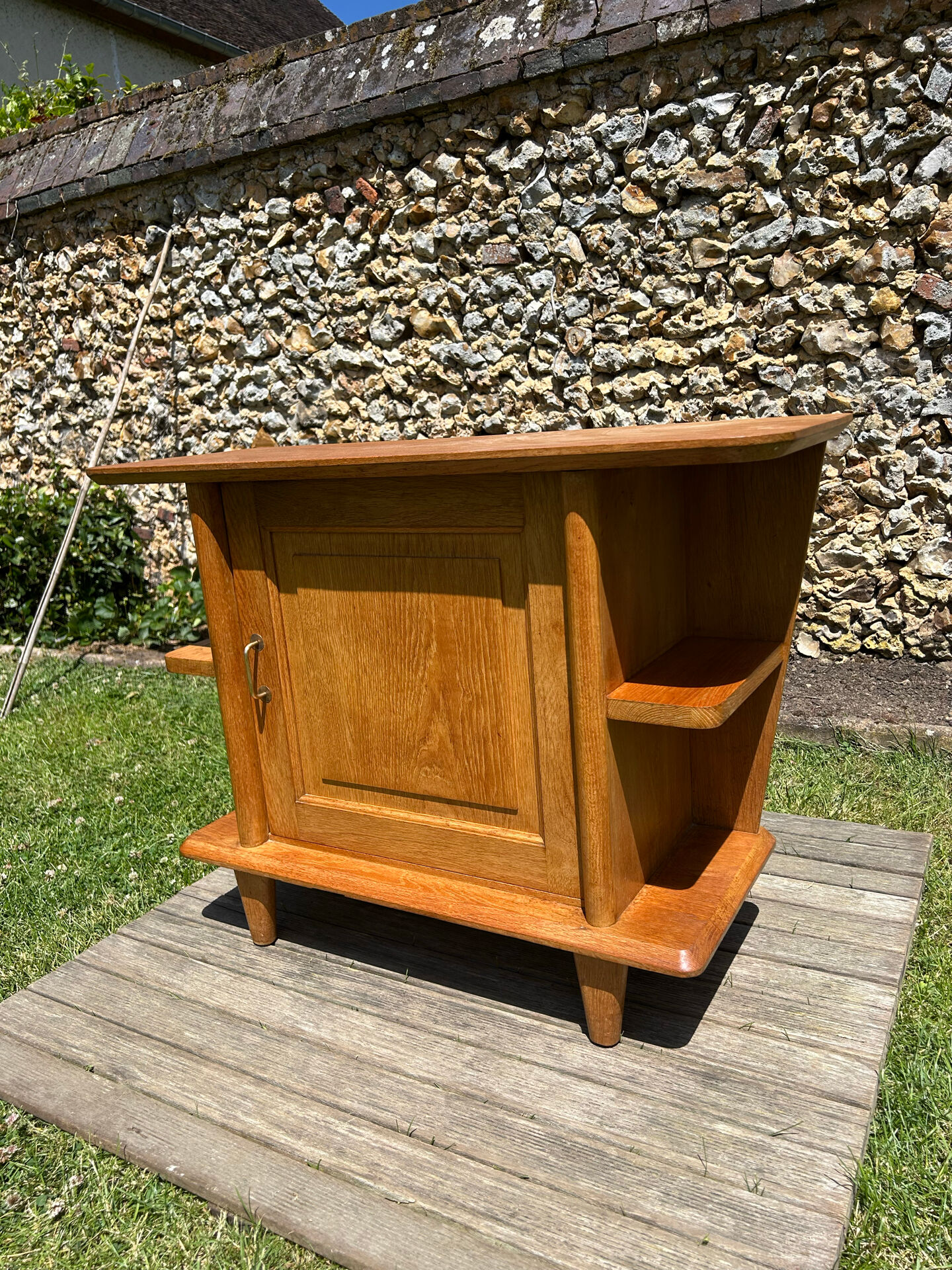 Small vintage solid light oak bar from the 1950s.