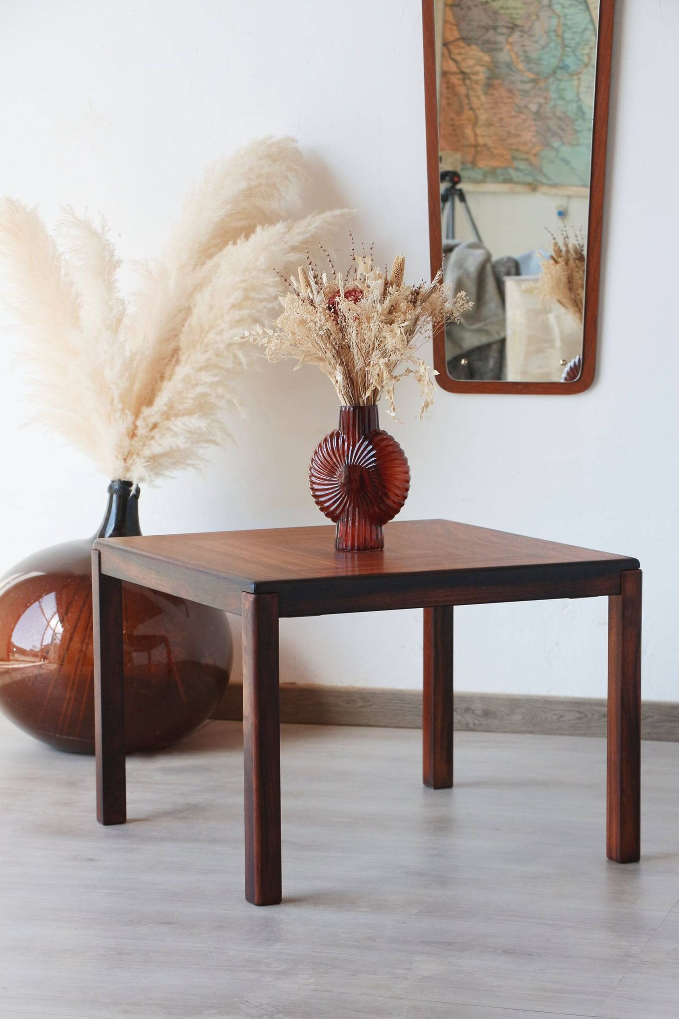 Table d’appoint carrée en palissandre – Henning Kjaernulf pour Vejle Stole