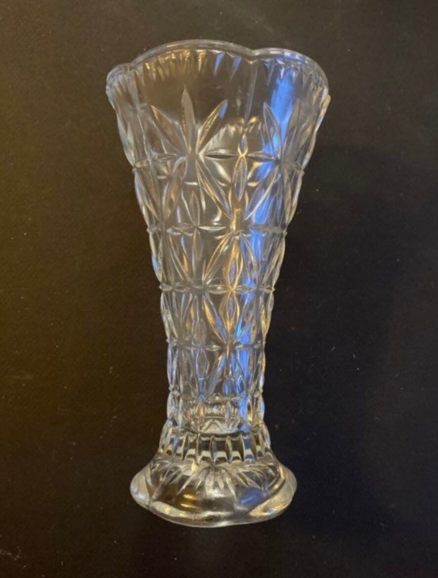 Vintage vase year 50/60 in chiseled glass
