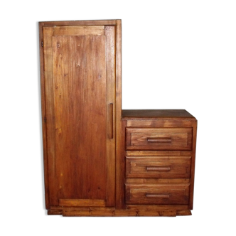 Asymmetric wardrobe