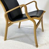 Pair of lounge chairs