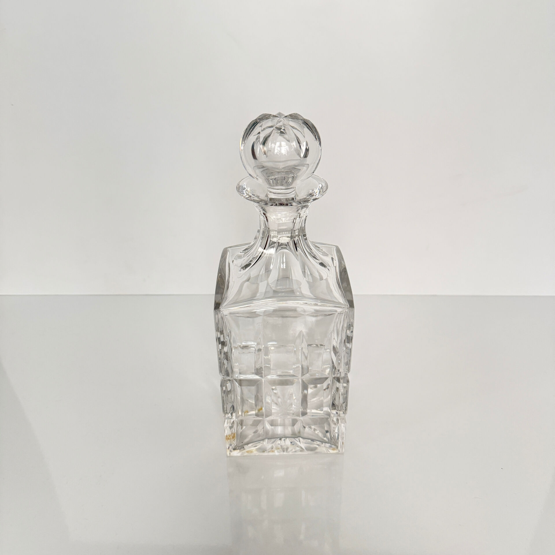 Crystal carafe Saint Louis