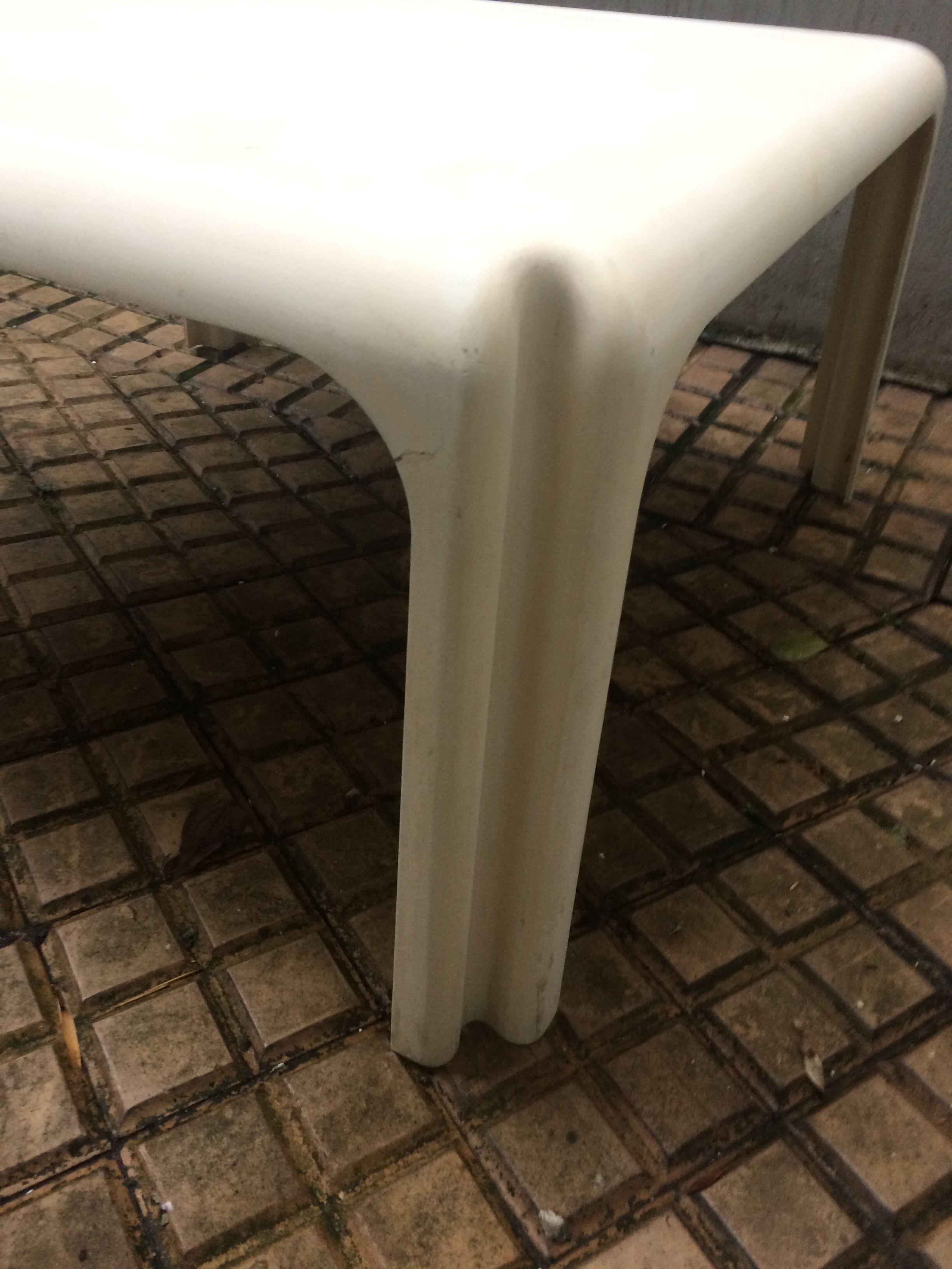 Table arcadia by  Magistretti Vico for Artemide 1980