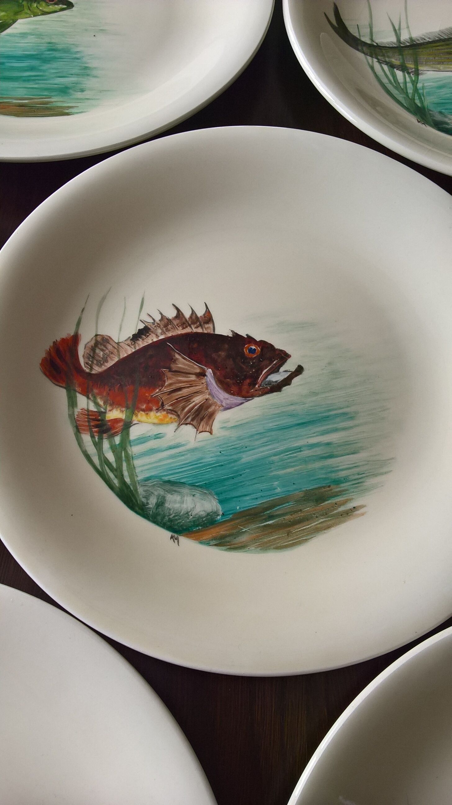 12 fish plates Proceram Cerel Aubagne, 1950s