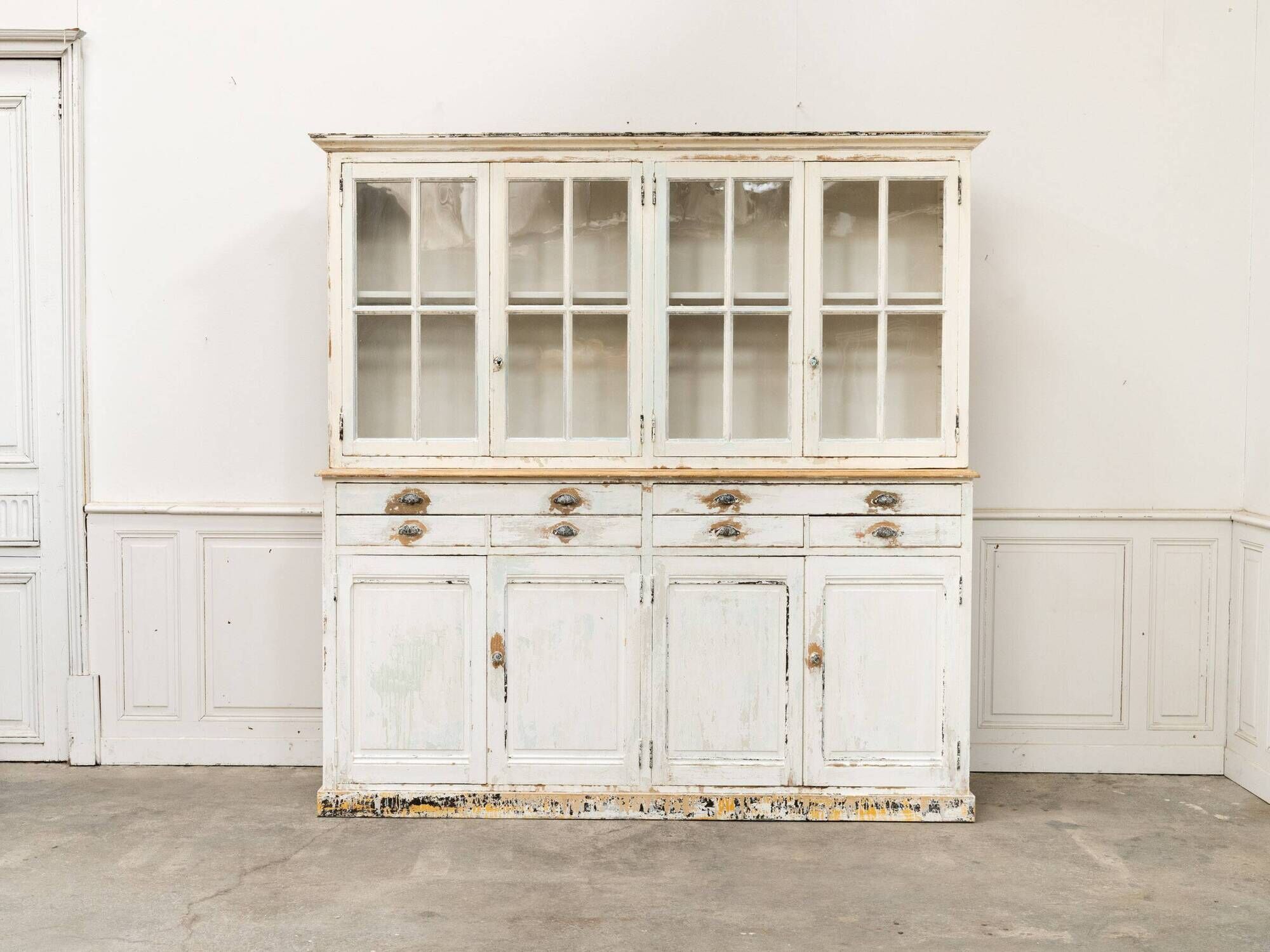 Very large antique pine dresser, 1950, beautiful original patina.
