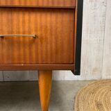 Finned chest of drawers