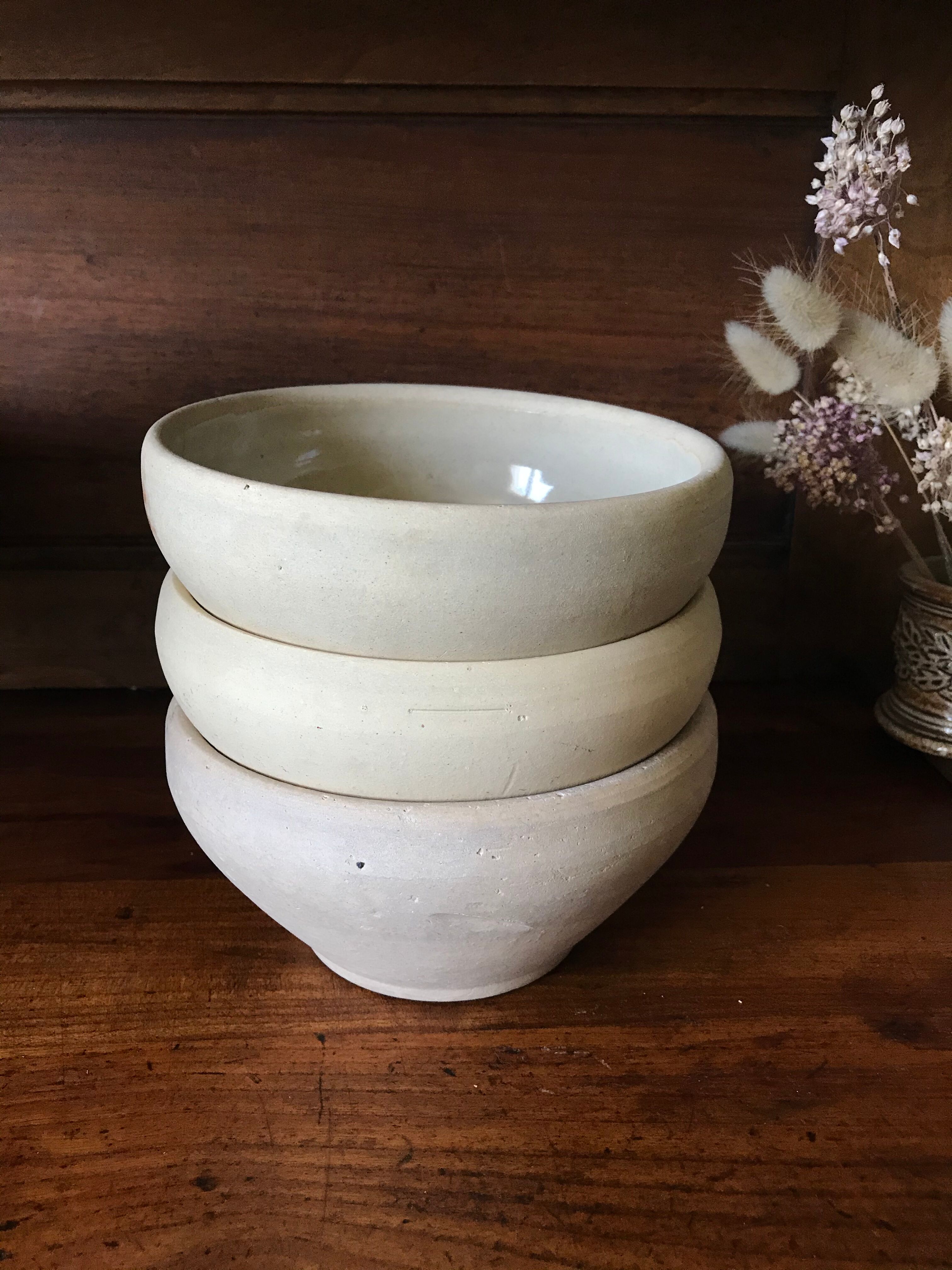 3 enamelled sandstone bowls 17cm