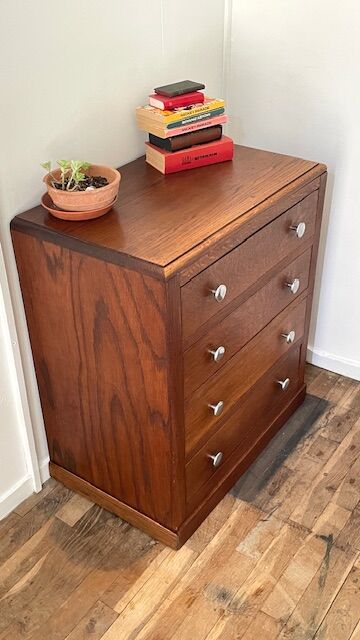 Art deco oak chest of drawers
