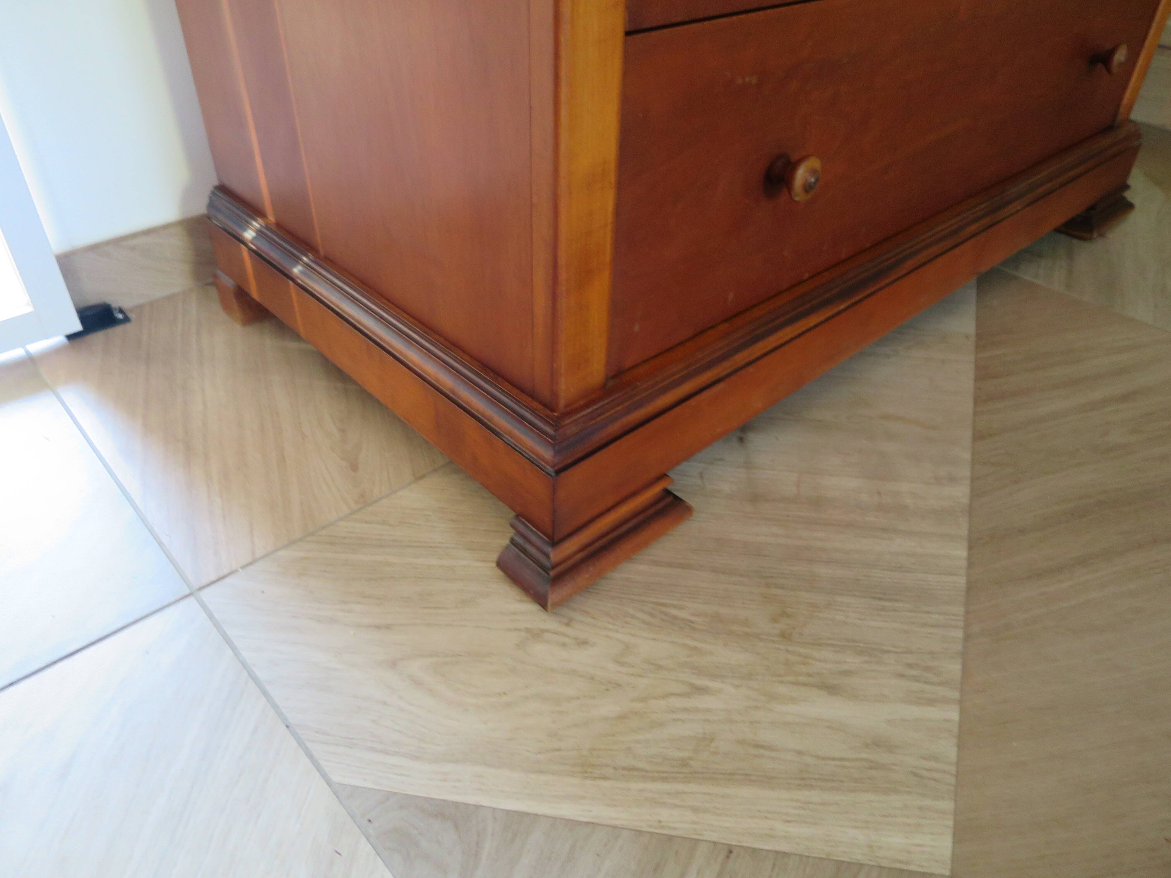 Elegant cherry wood chest of drawers – 3 drawers – 80s