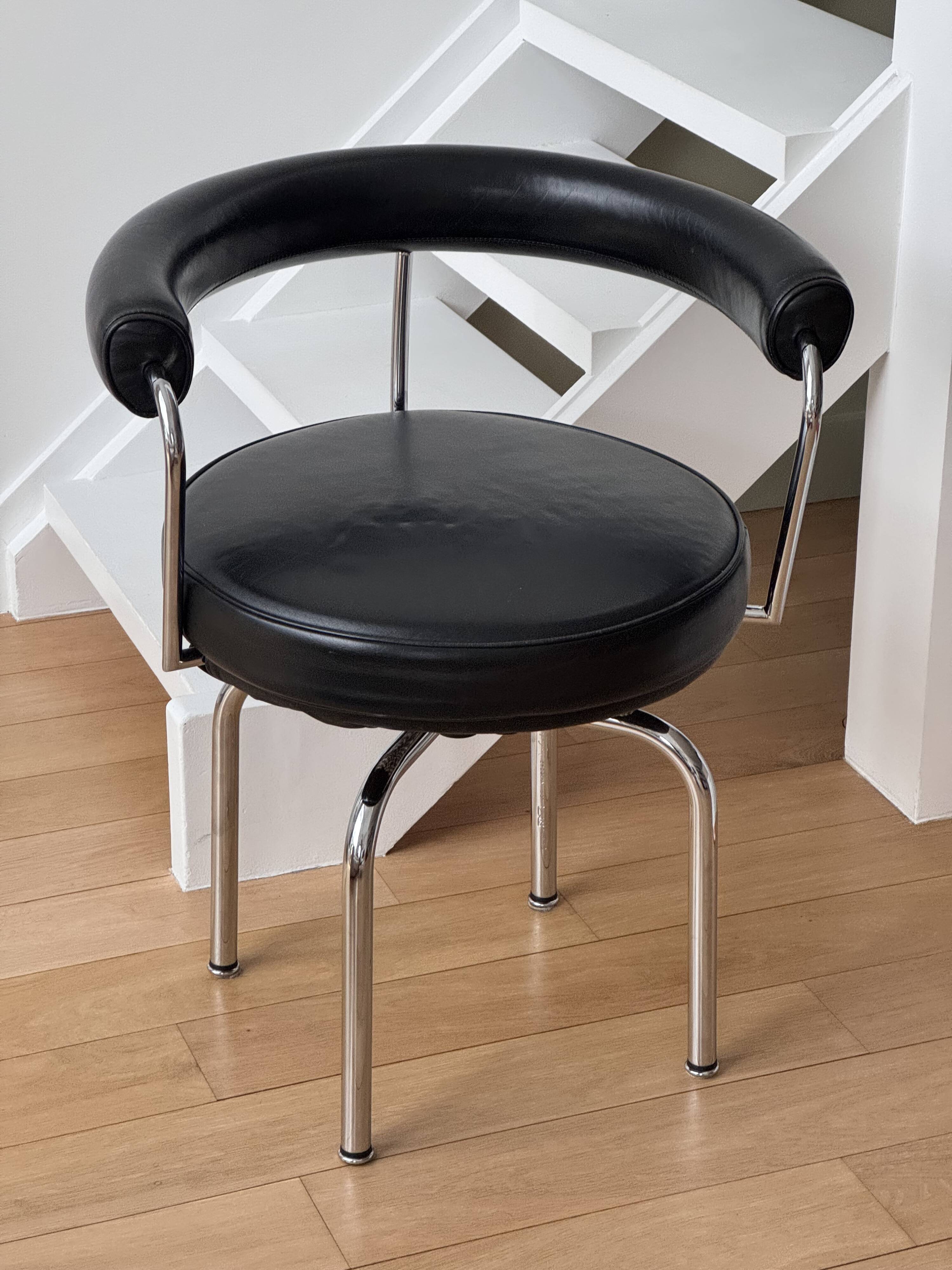 Fauteuil LC7 Cassina de Charlotte Perriand
