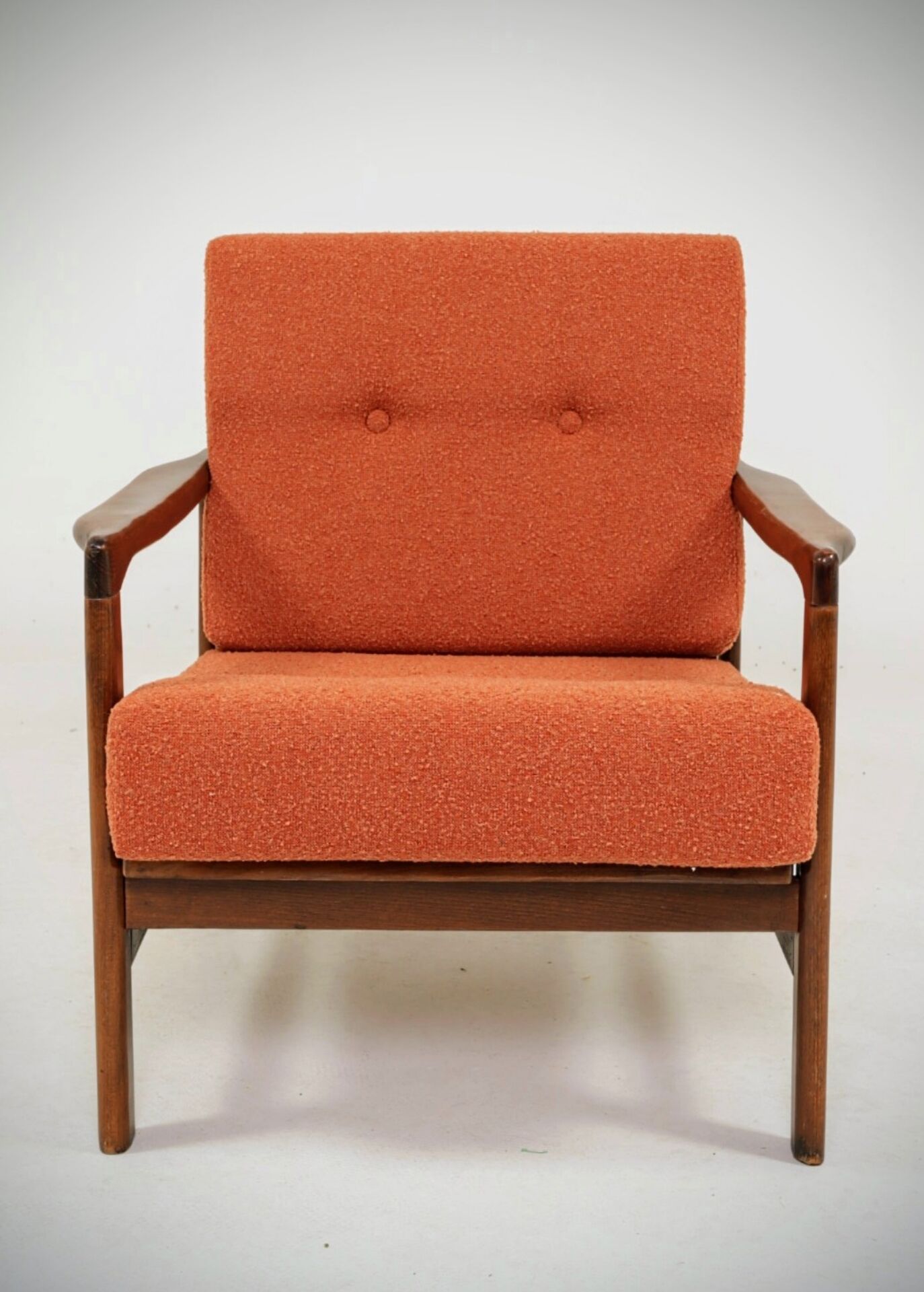 Modern long chair terracotta bouclé
