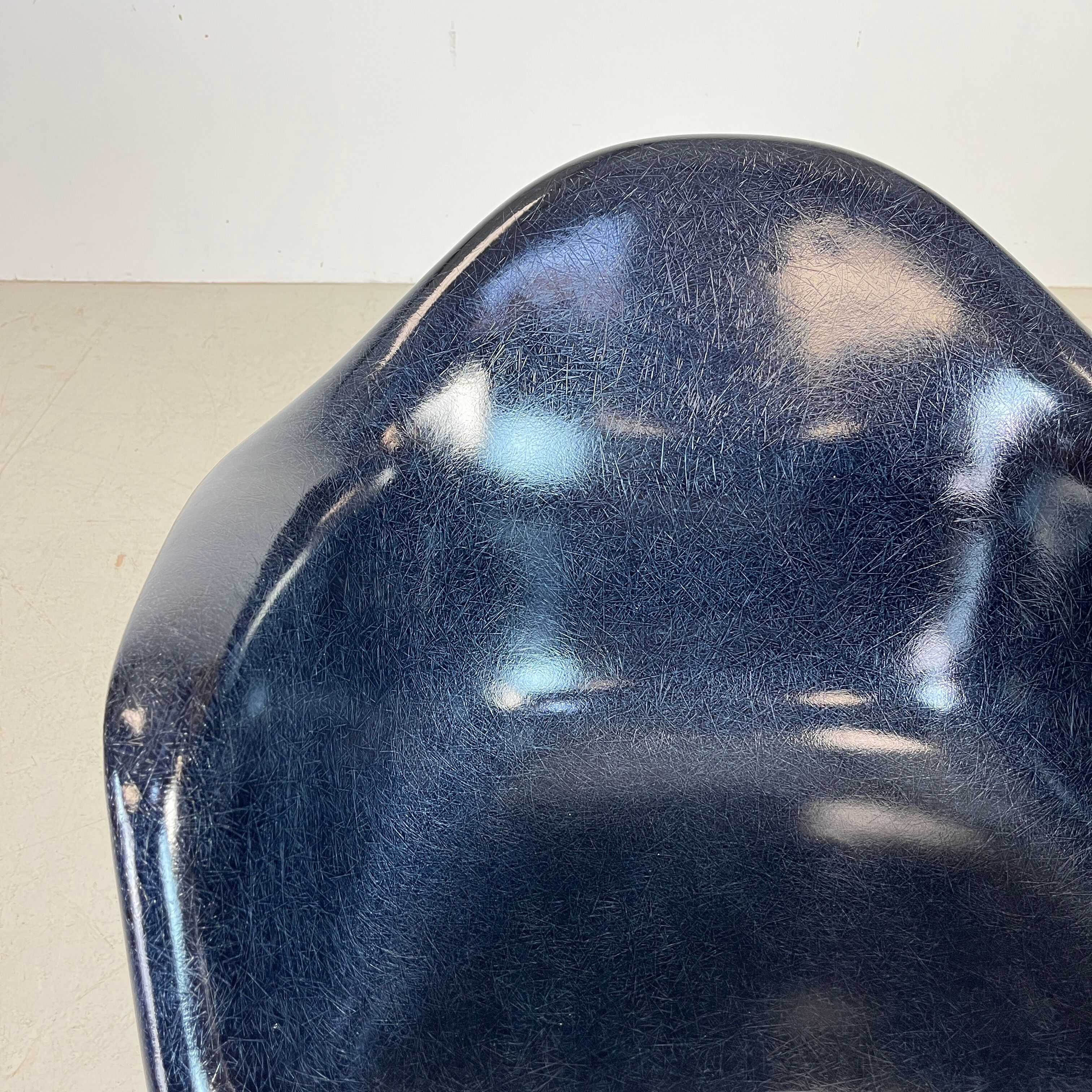 Eames Herman Miller 1950s RAR rocking chair in navy blue