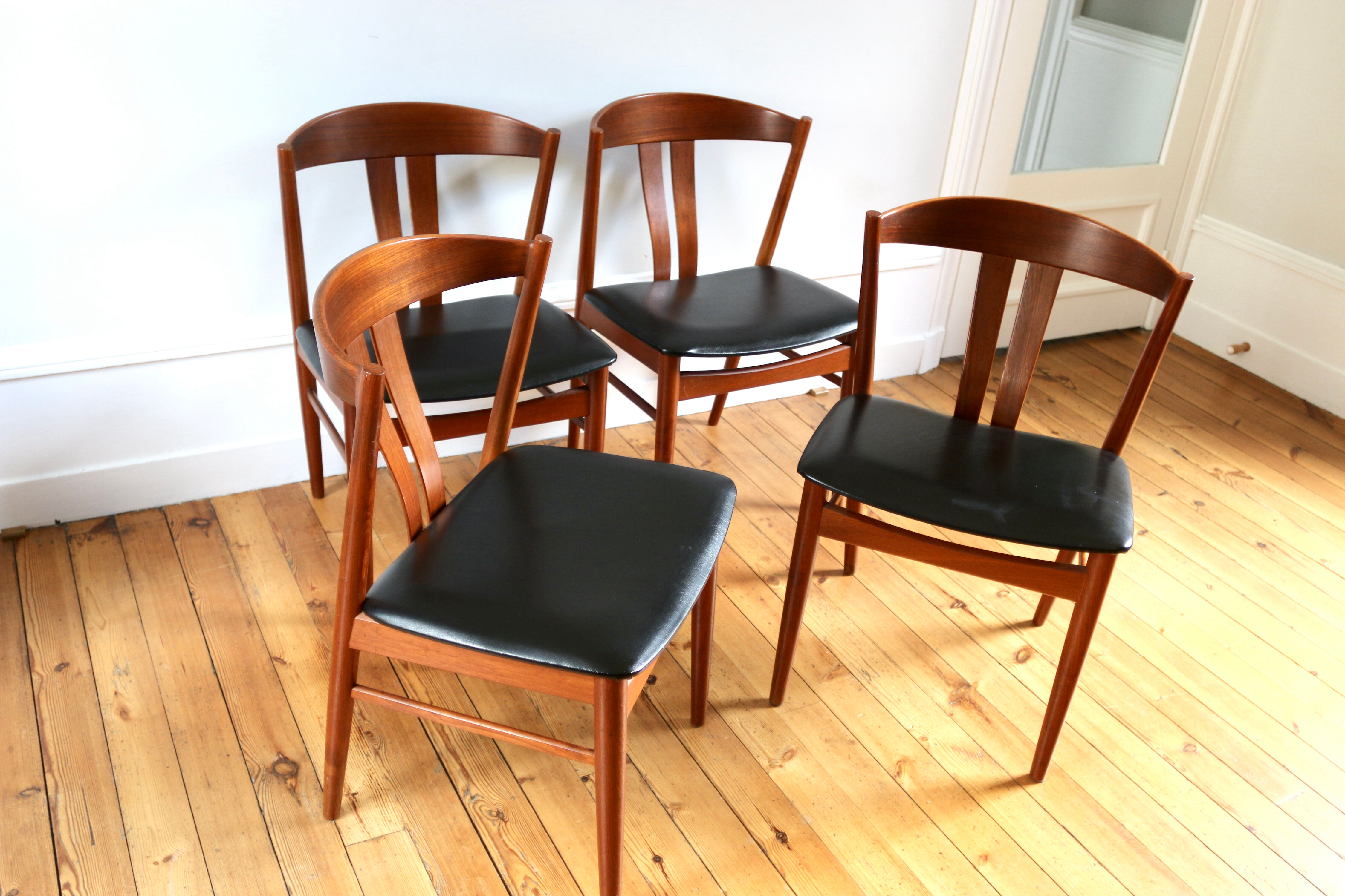Series of 4 vintage Scandinavian teak chairs, 1960