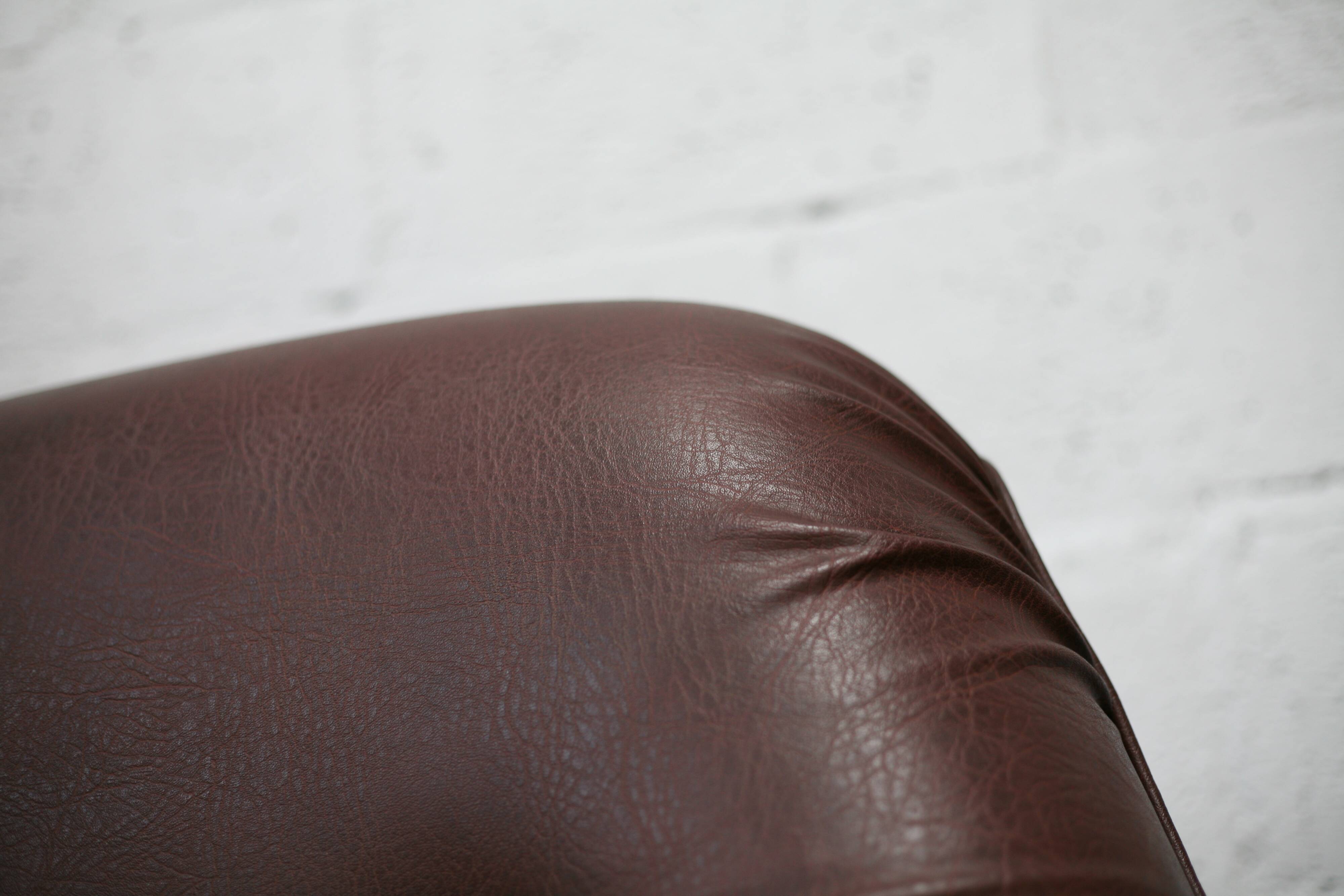 Pair of "space age" armchairs. Circa 1970