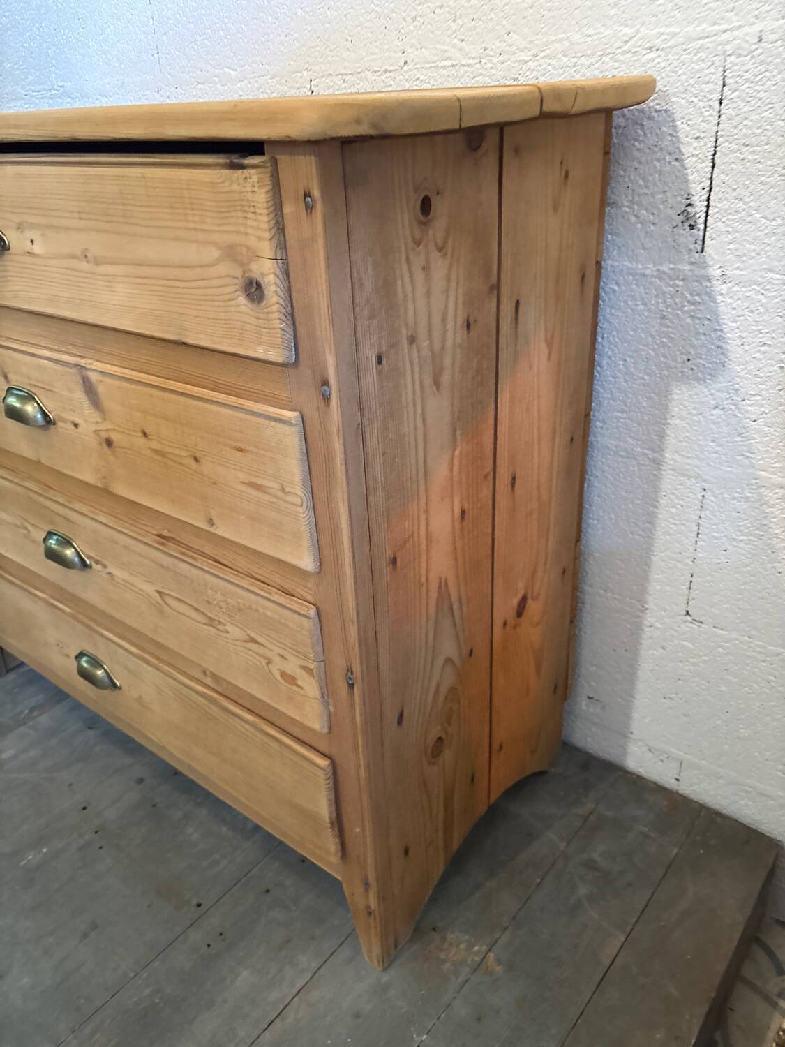 Fir chest of drawers