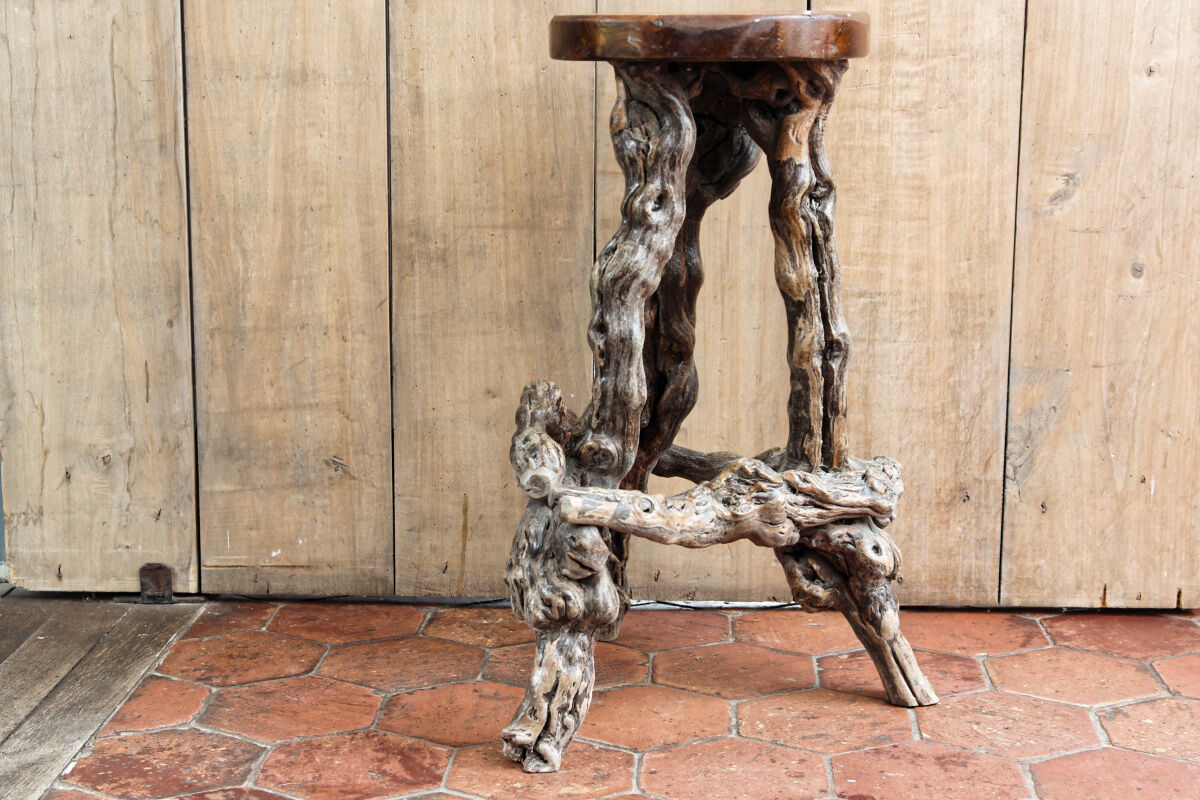Brutalist stool, vines