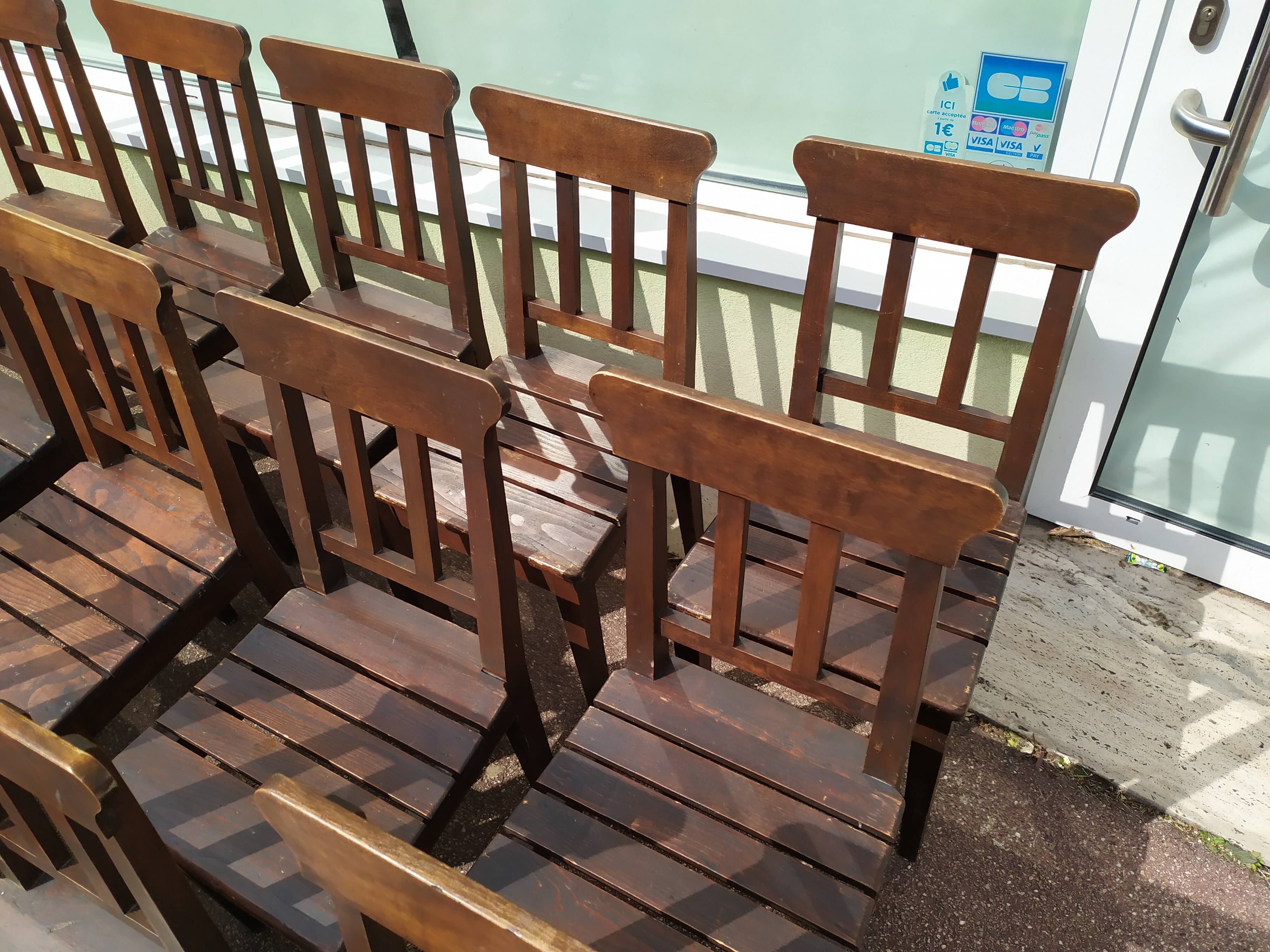Ensemble lot de 20 chaises en bois de bistrot