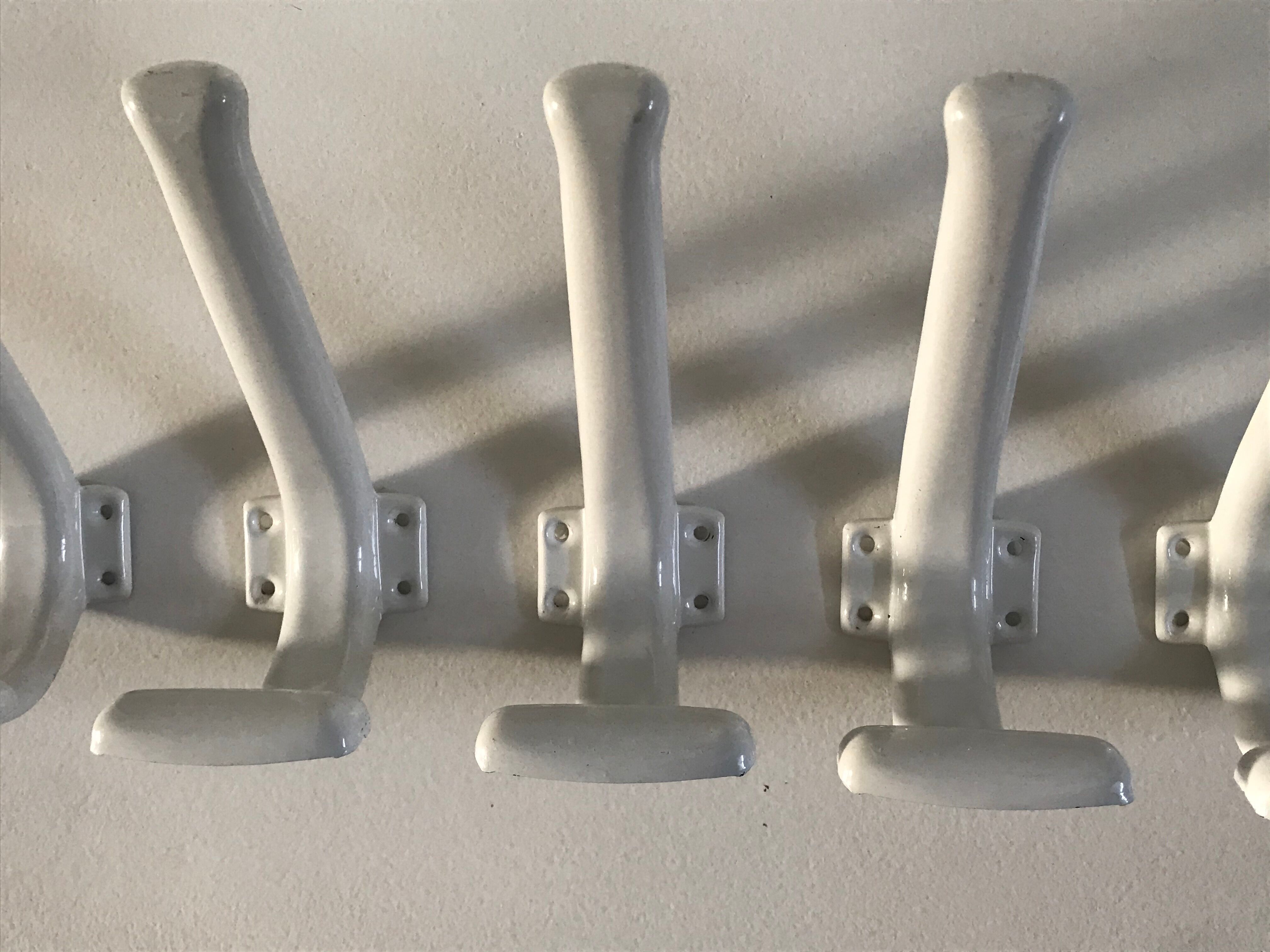 Lot of five vintage patères