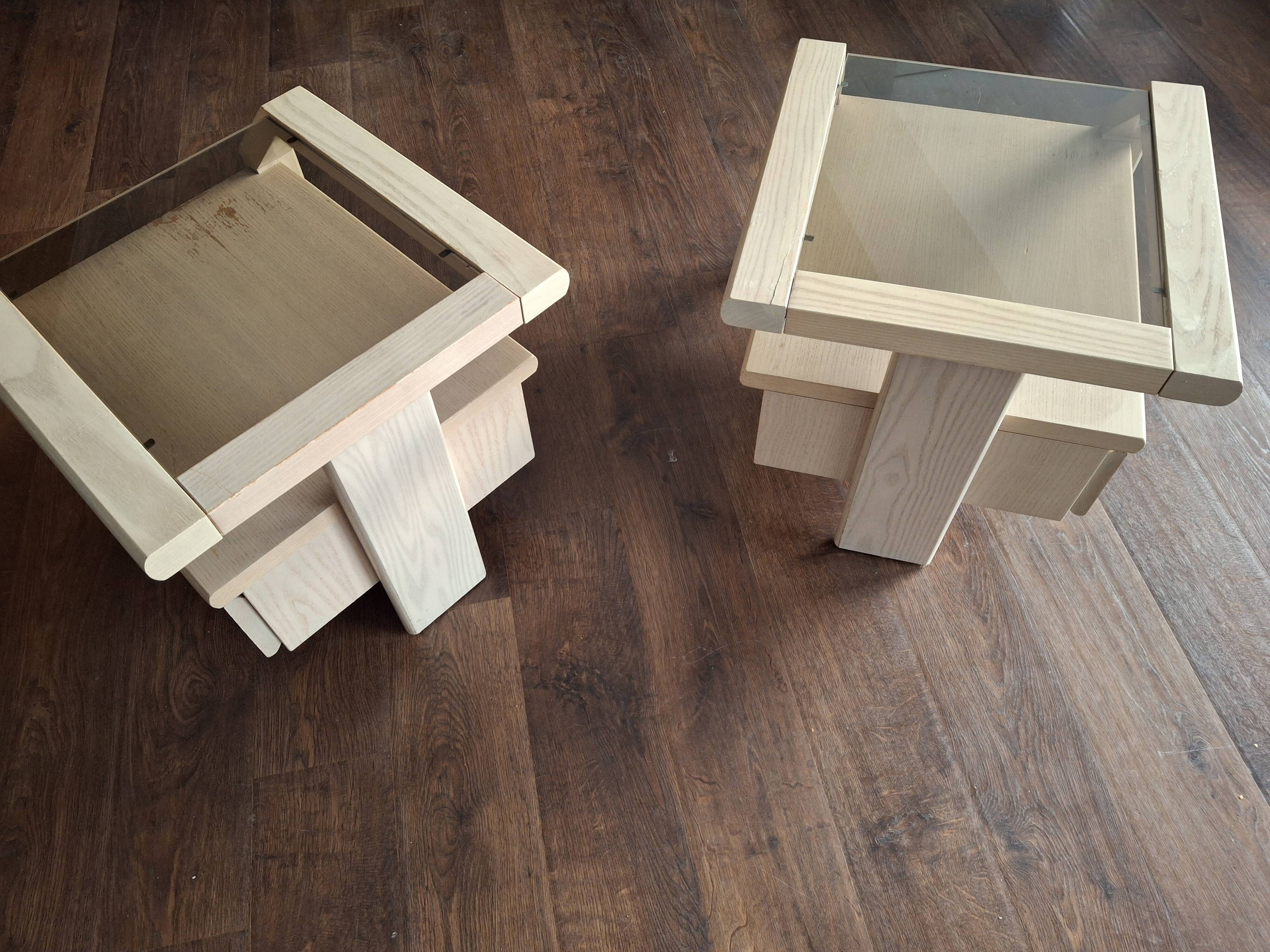 2 bedside tables with drawers