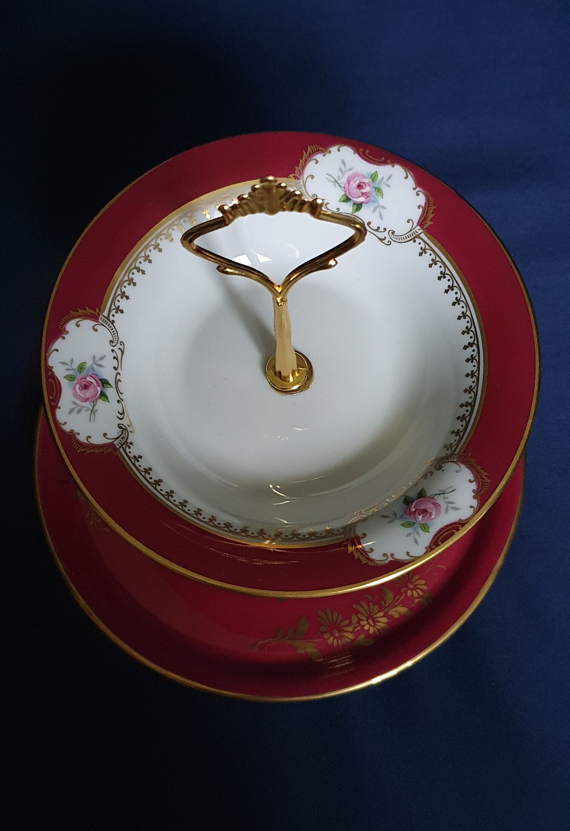 Servant-antique display