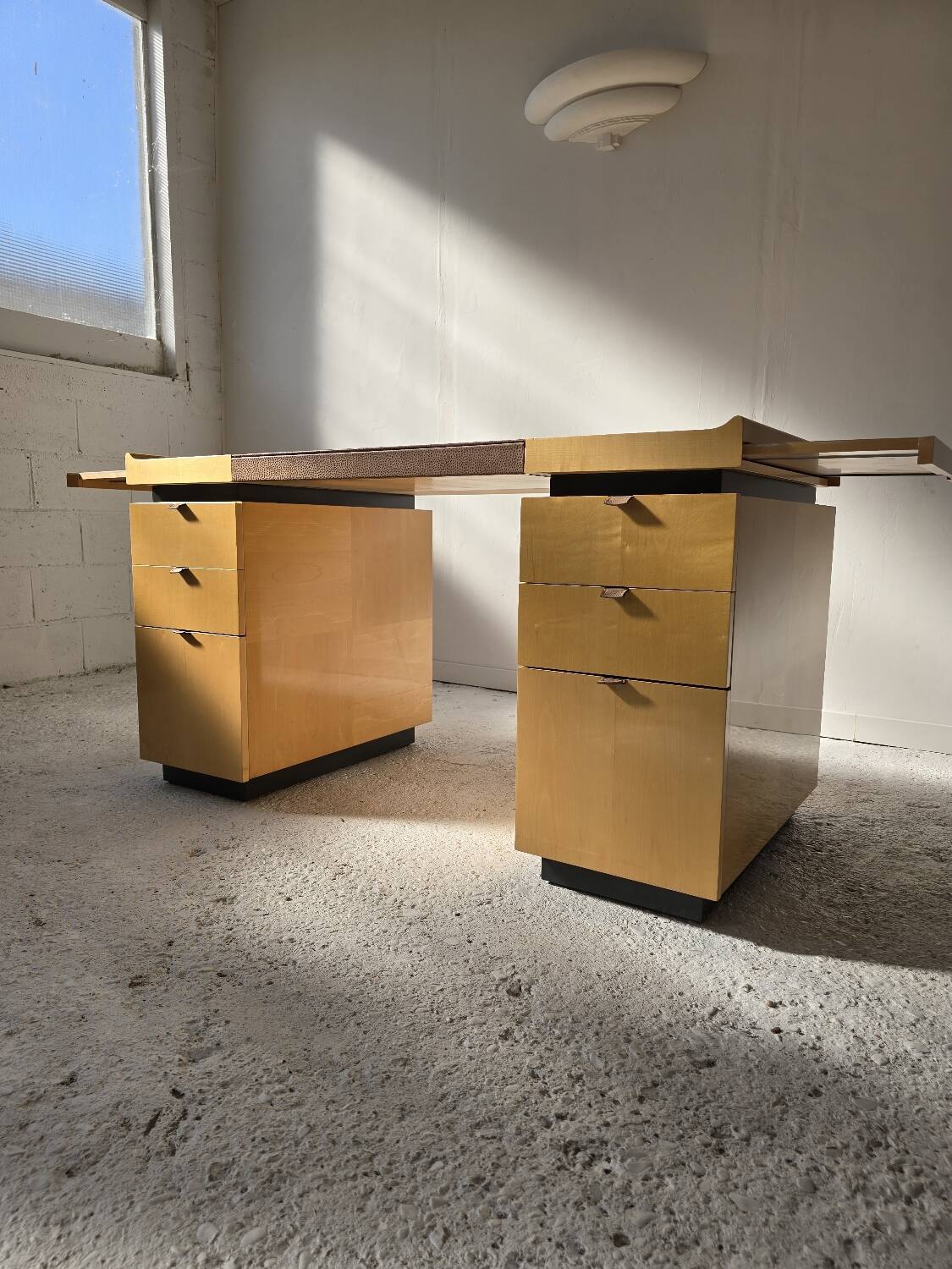 Hugues Chevalier "Princeton" desk – light maple & leather 1980's