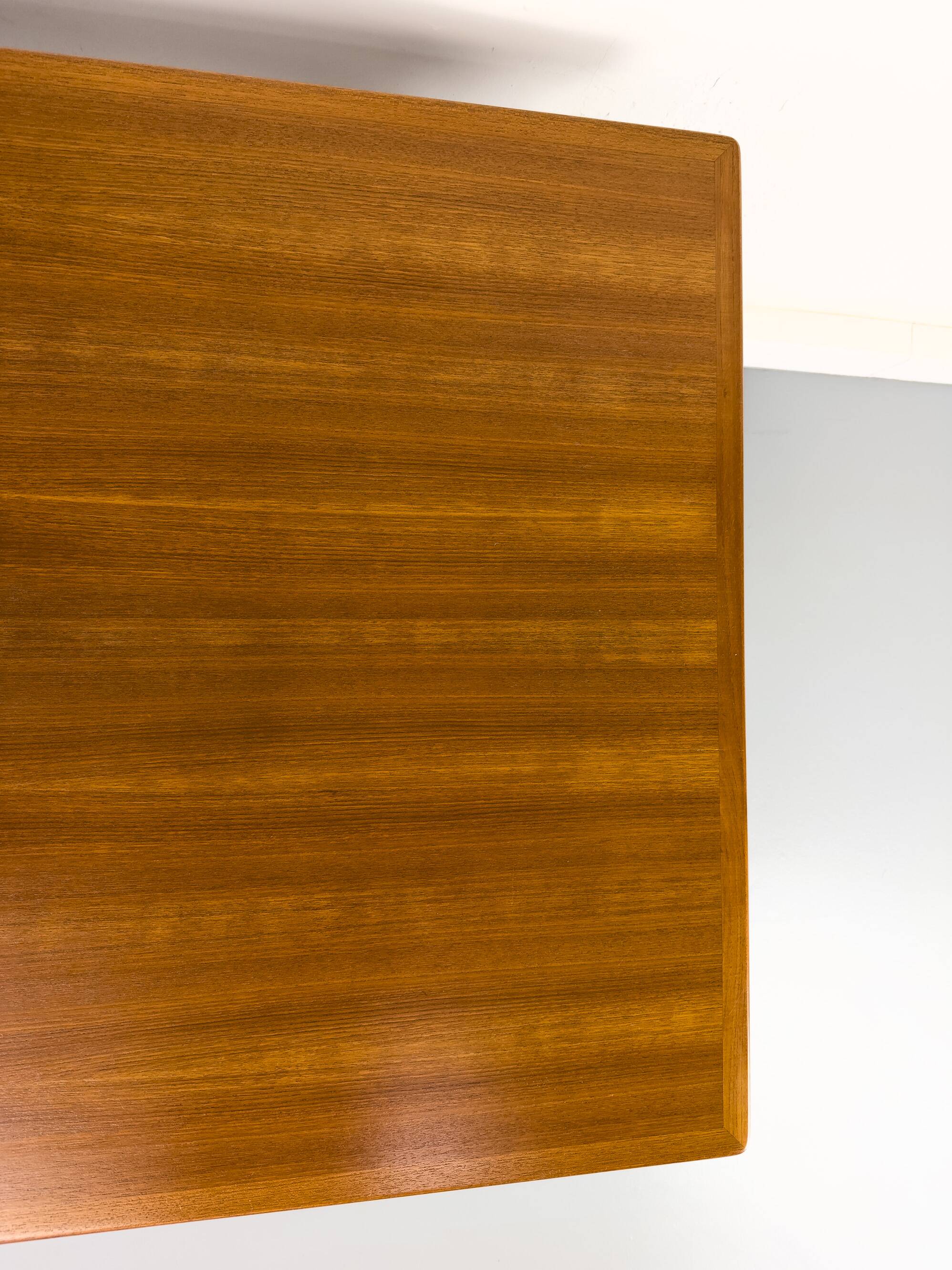 Table à manger en teck AT-312 par Hans J. Wegner pour Andreas Tuck, années 1960